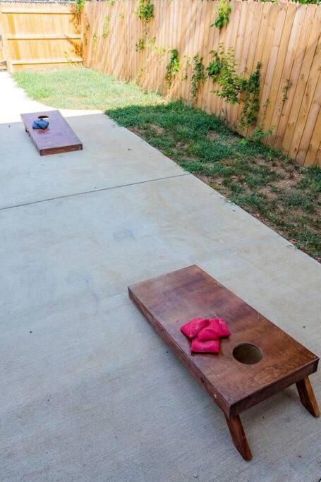 Holiday home Views, Under 2mi Broadway, Gated Parking *