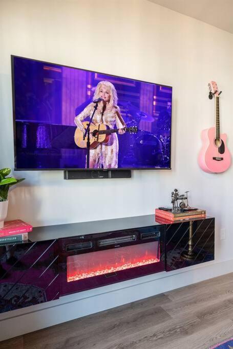 Downtown Midtown Vanderbilt, Honky Tonk Party Pad 2, Parking Gym Pool