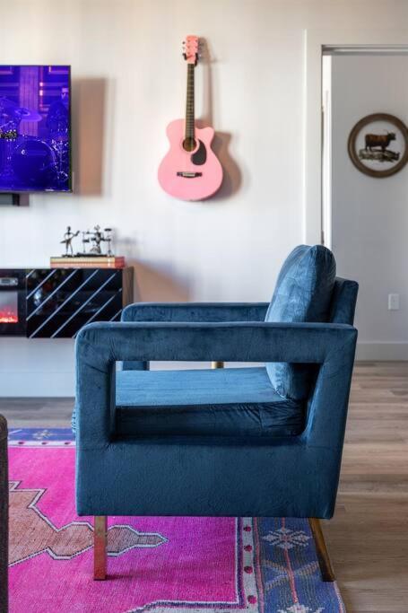 Apartment Downtown Midtown Vanderbilt, Honky Tonk Party Pad 2, Parking Gym Pool *