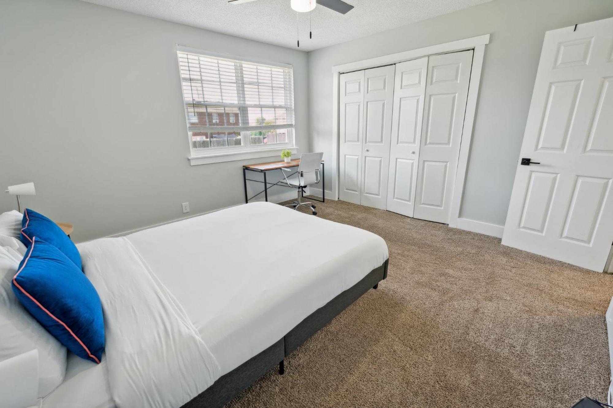 Brentwood N9 I Cozy & Comfy I 2bd I Free Parking Apartment *