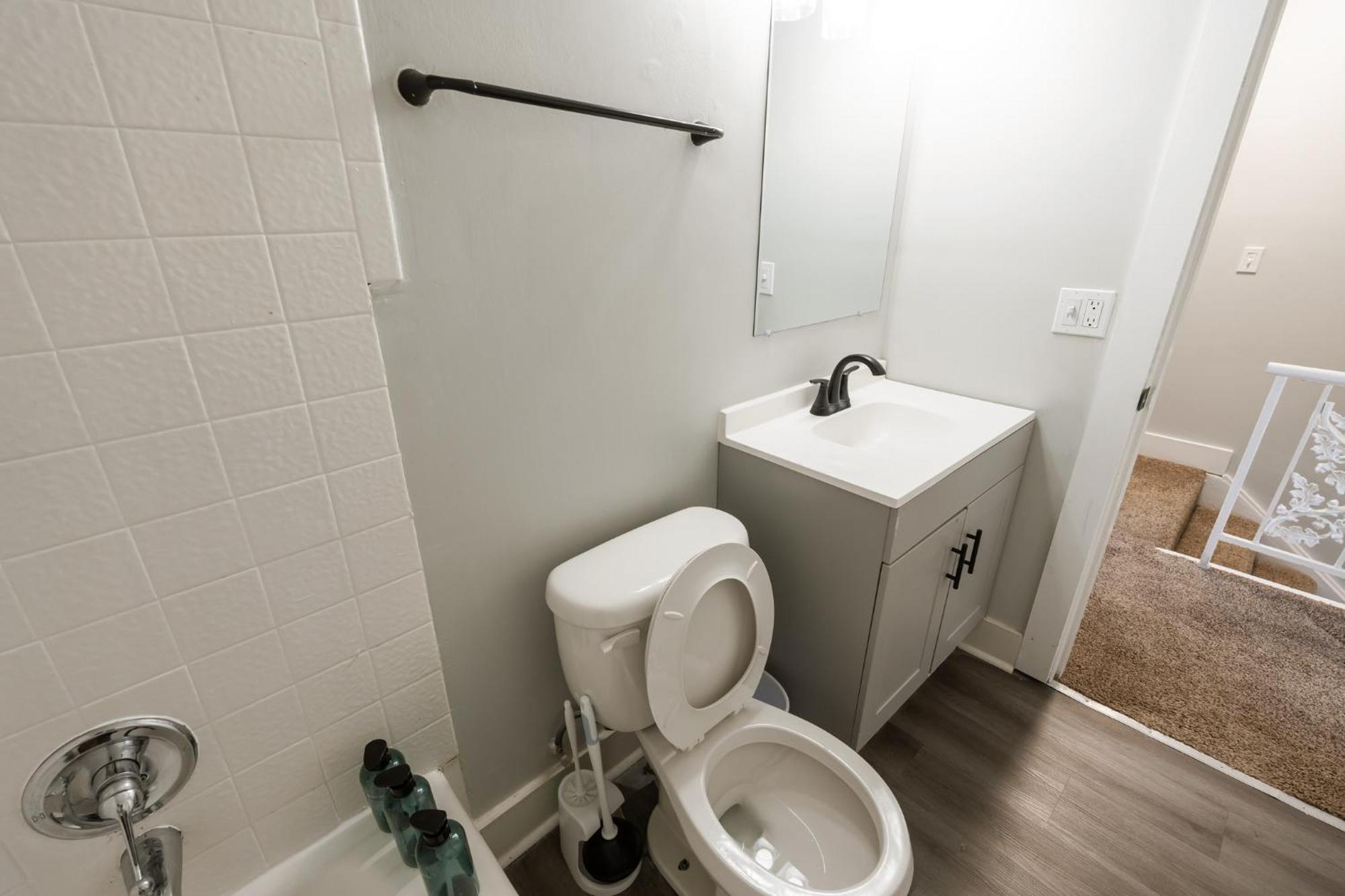 Apartment Brentwood N9 I Cozy & Comfy I 2bd I Free Parking