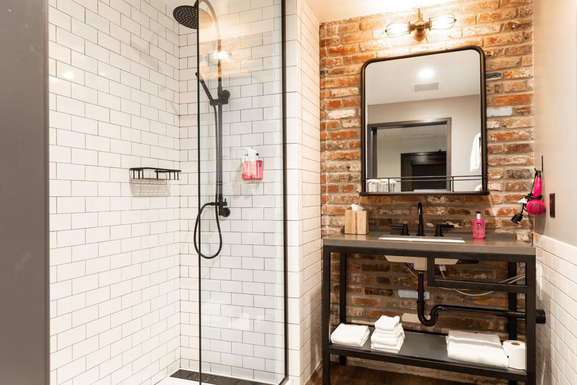 Moxy Downtown Hotel 3*