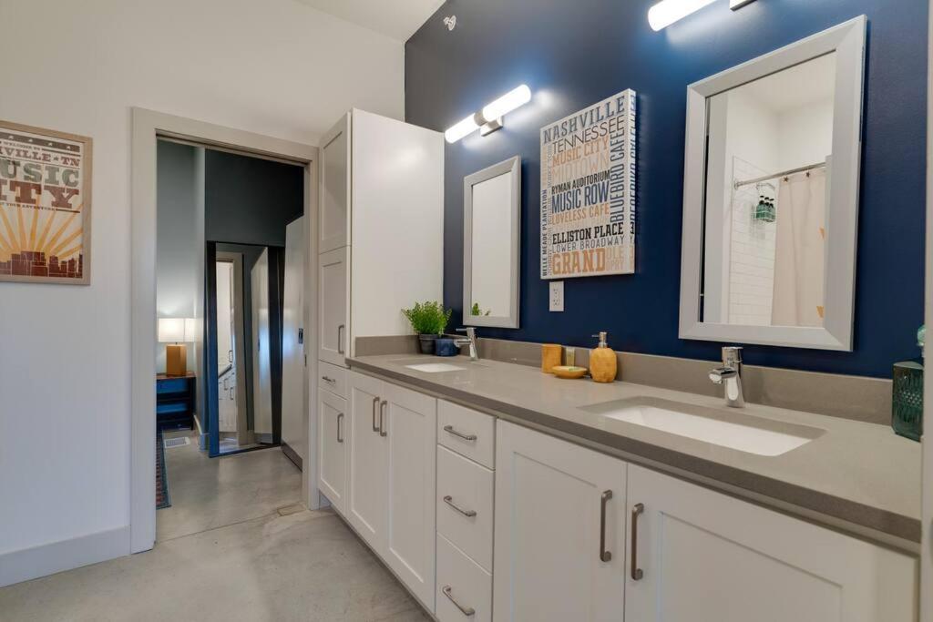 New Design-2 Miles To Broadway *