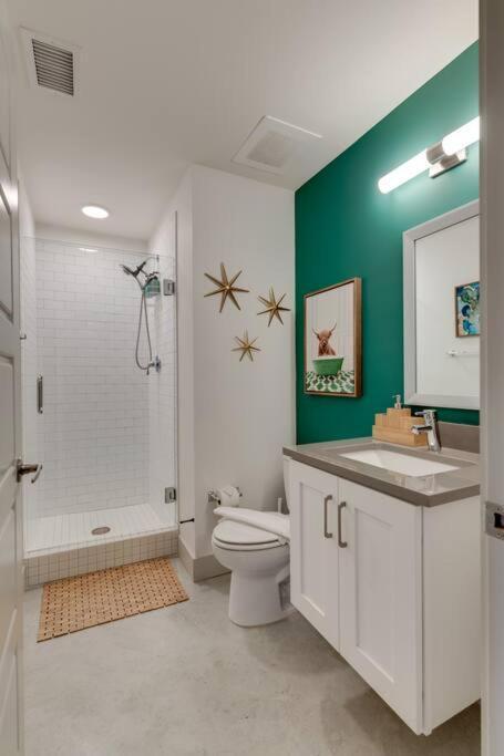 New Design-2 Miles To Broadway Apartment *