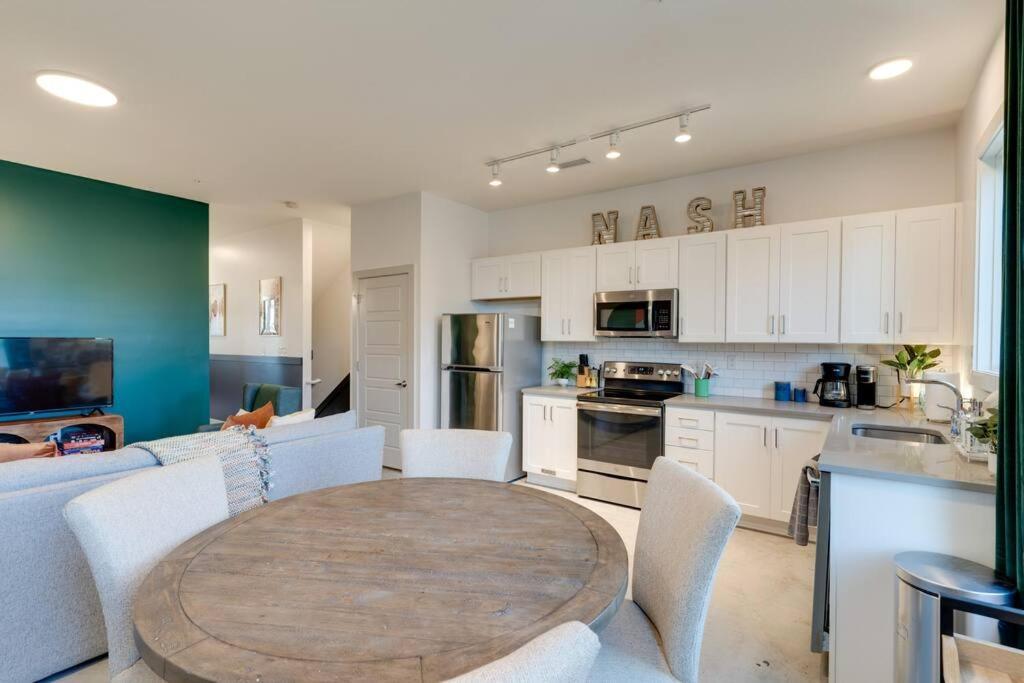New Design-2 Miles To Broadway Apartment Nashville