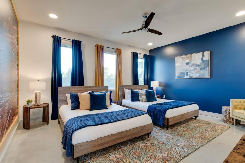 New Design-2 Miles To Broadway Nashville