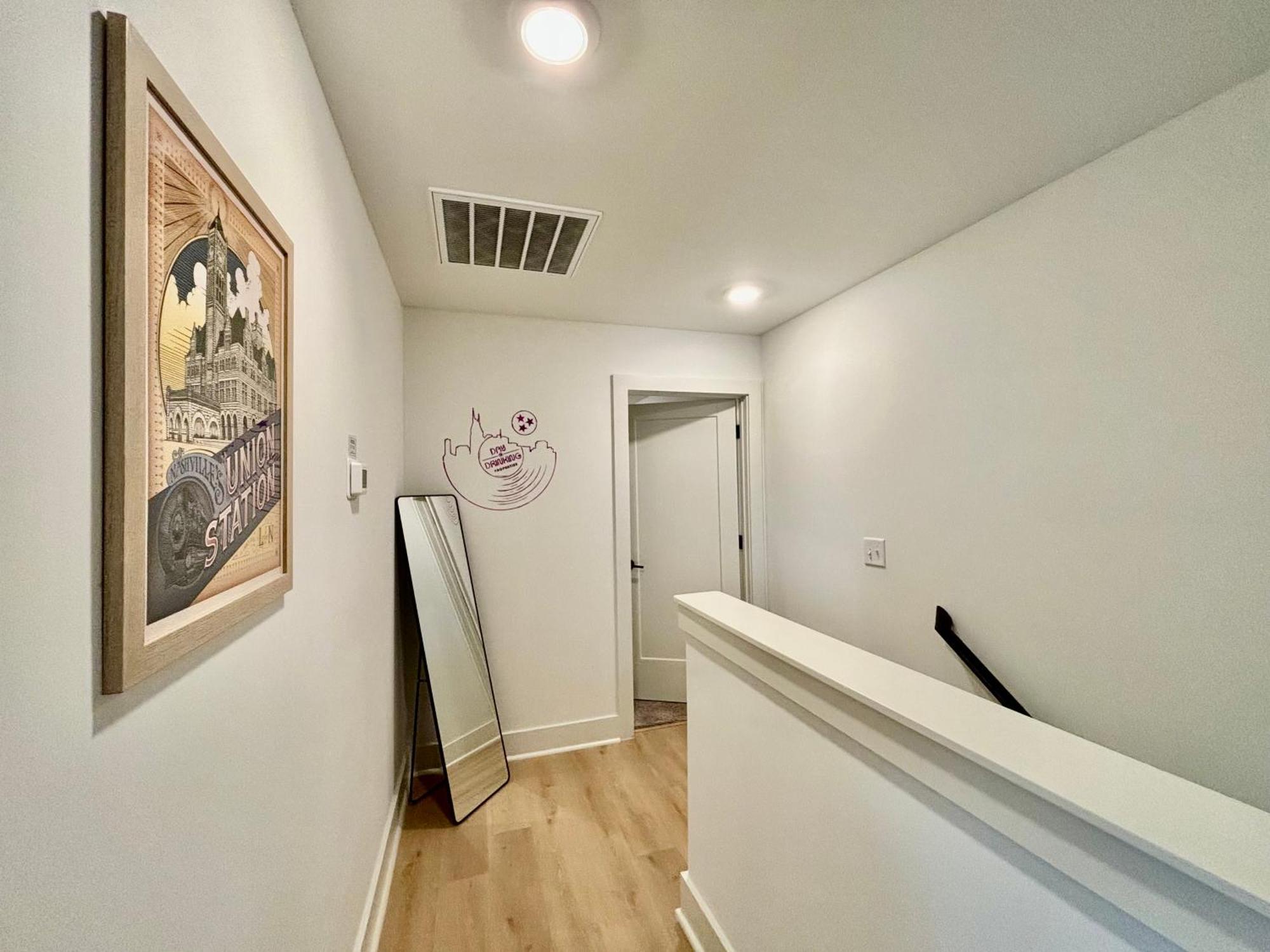 Holiday home 5 Min To Broadway Game & Ping-pong Parking *