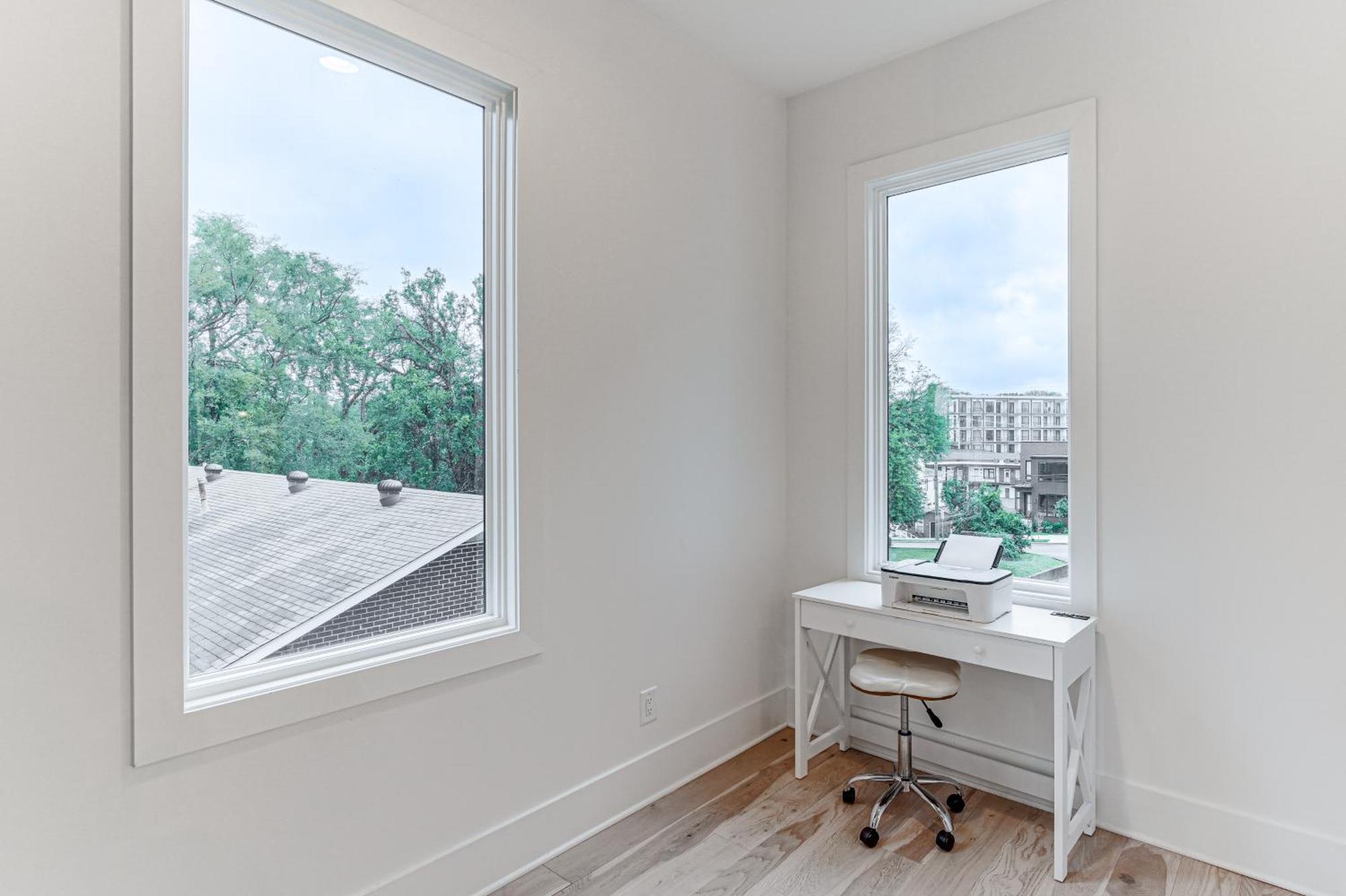 1 Mi To Downtown Townhome With Balcony! Holiday home *