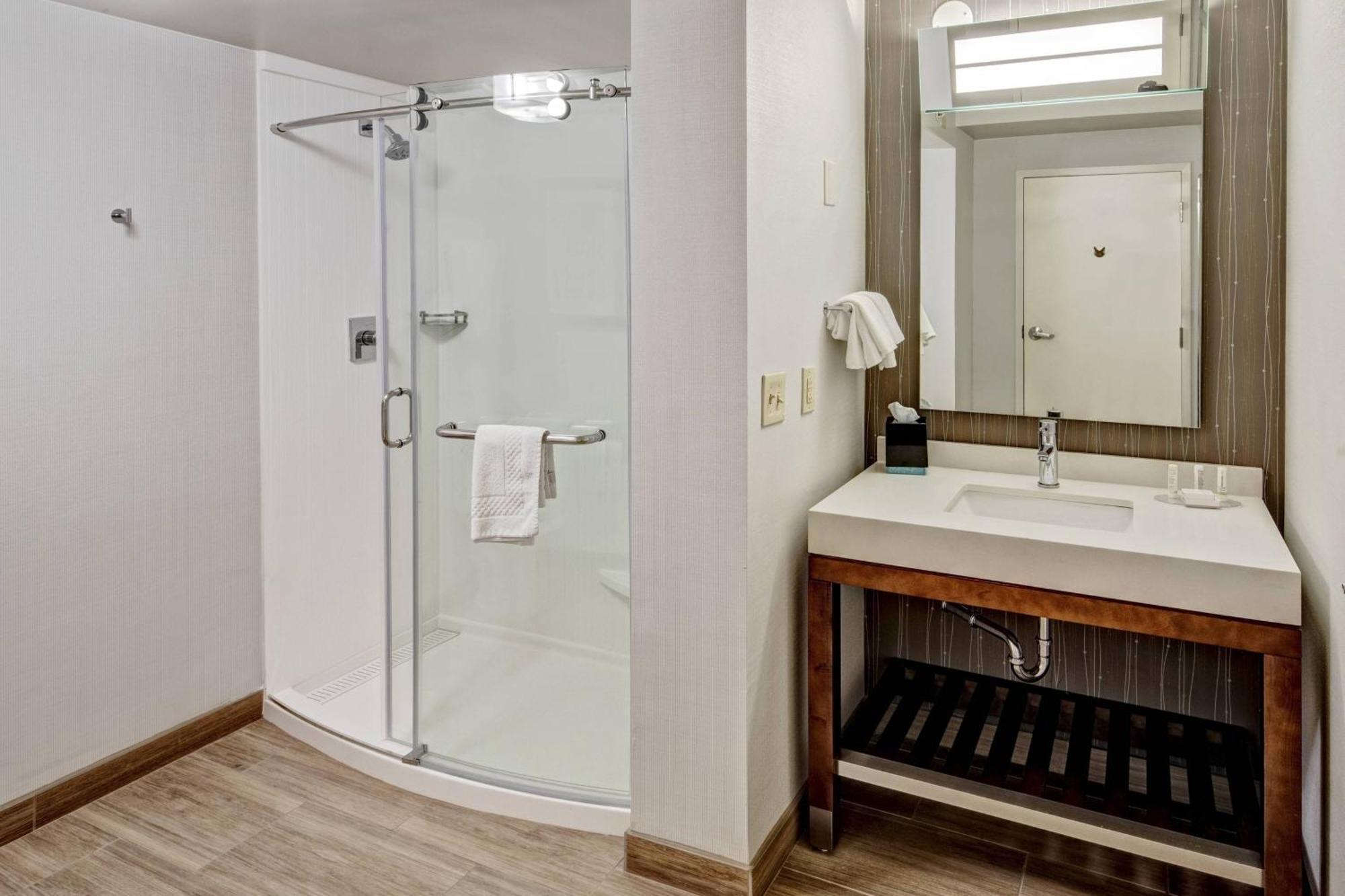 Hotel Courtyard By Marriott Vanderbilt West End 3*