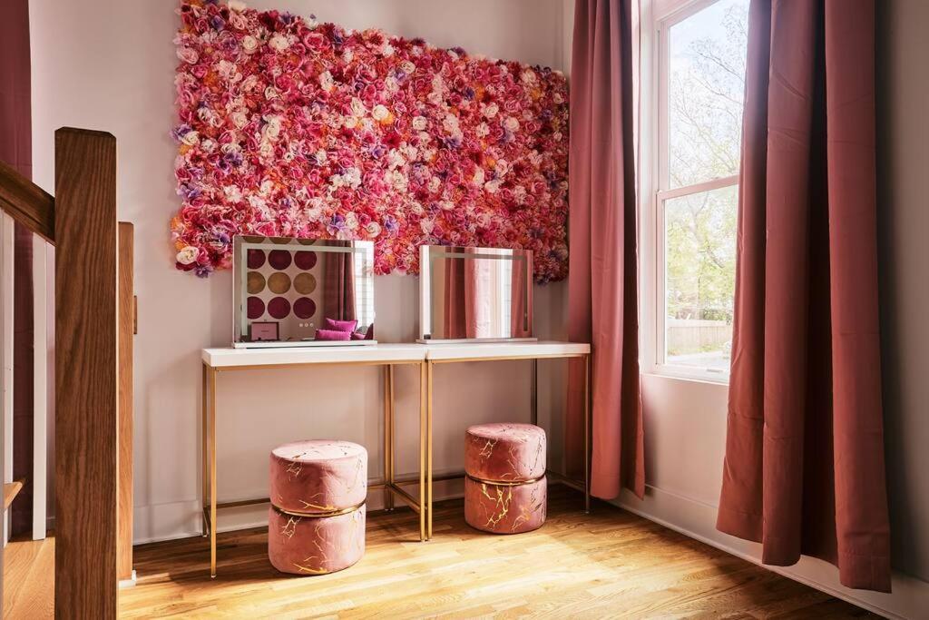 Ultimate Bach 10min To Dt Ig Walls Every Holiday home Nashville