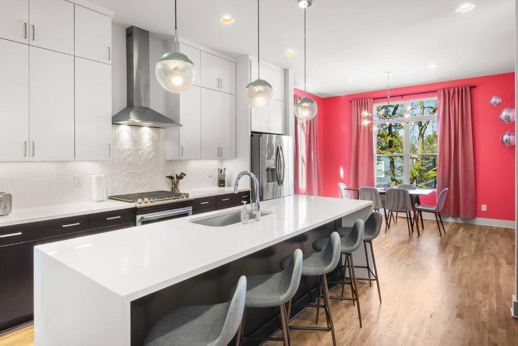 Ultimate Bach 10min To Dt Ig Walls Every Nashville