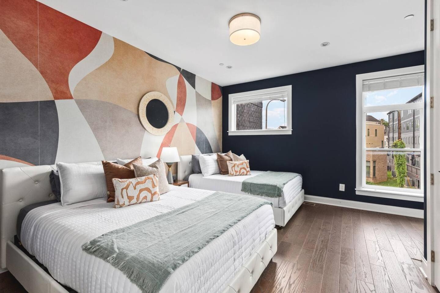 Rooftop Deck Firepit And Garage Walk To 12 South And Restaurants *