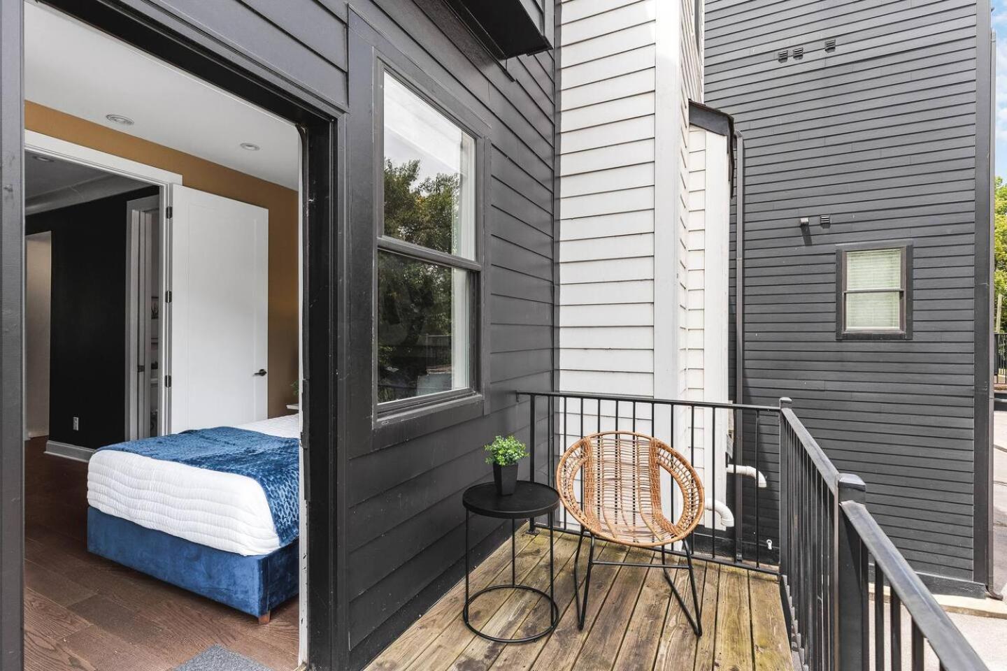 Rooftop Deck Firepit And Garage Walk To 12 South And Restaurants Nashville