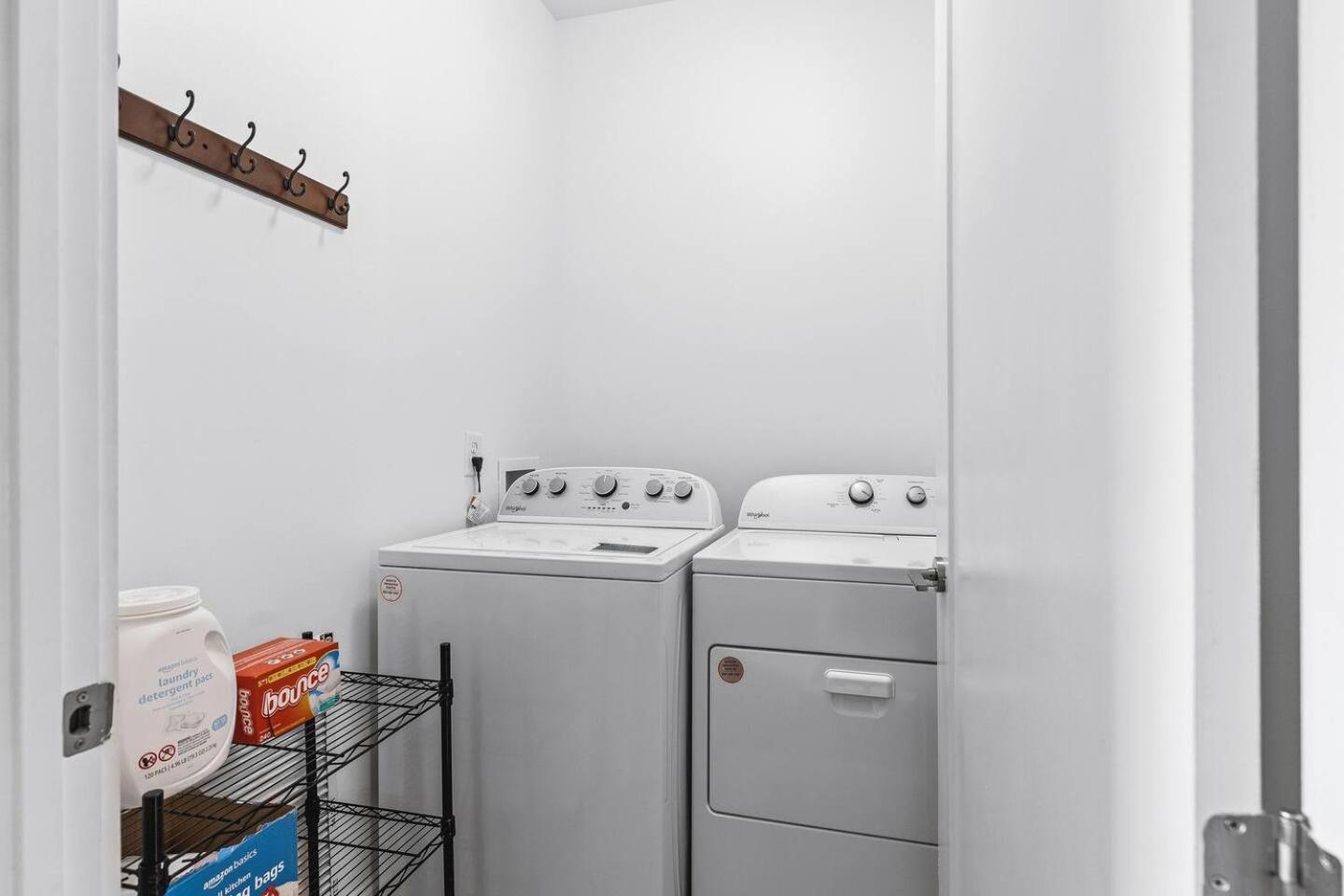 Rooftop Deck Firepit And Garage Walk To 12 South And Restaurants Holiday home