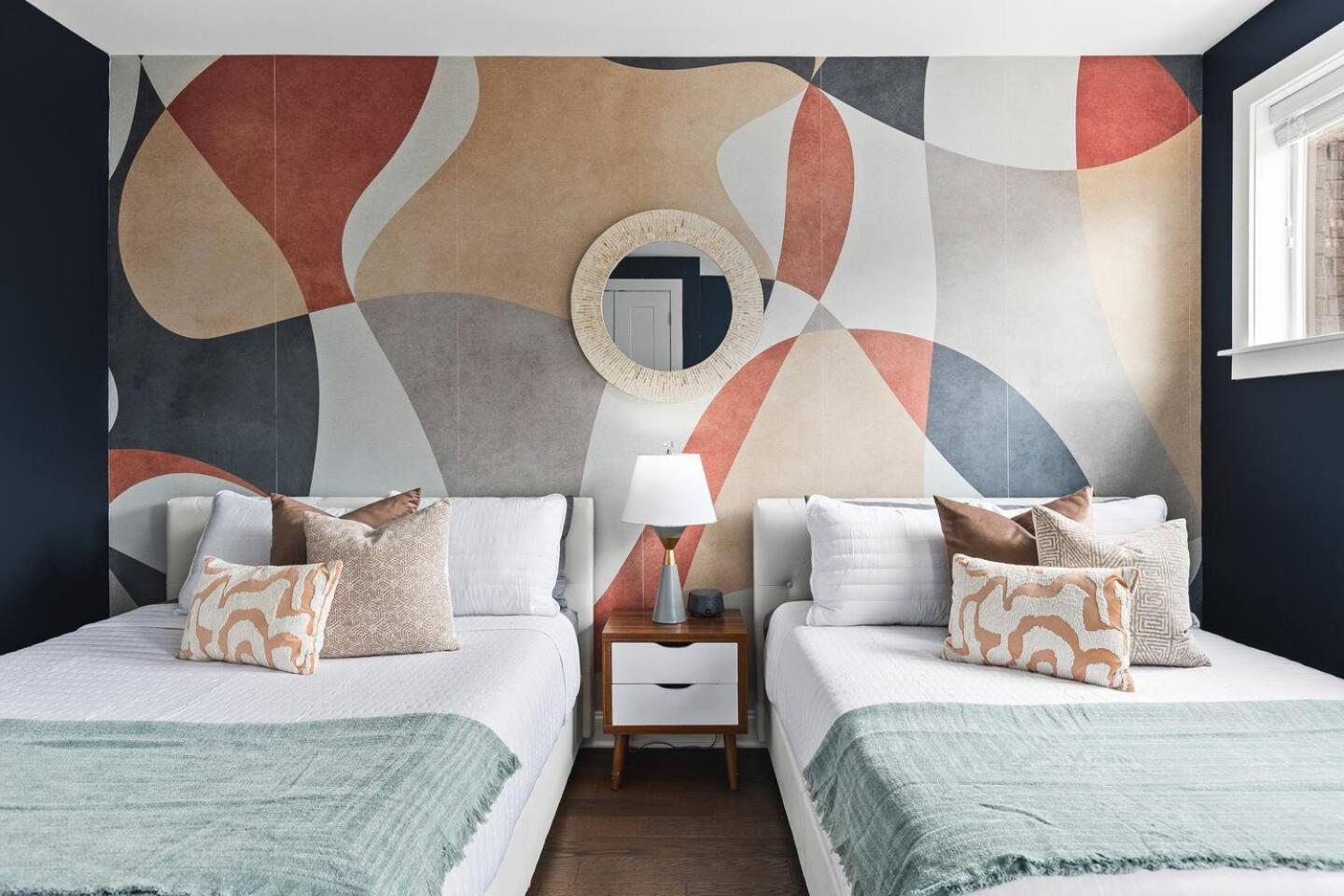 Holiday home Rooftop Deck Firepit And Garage Walk To 12 South And Restaurants