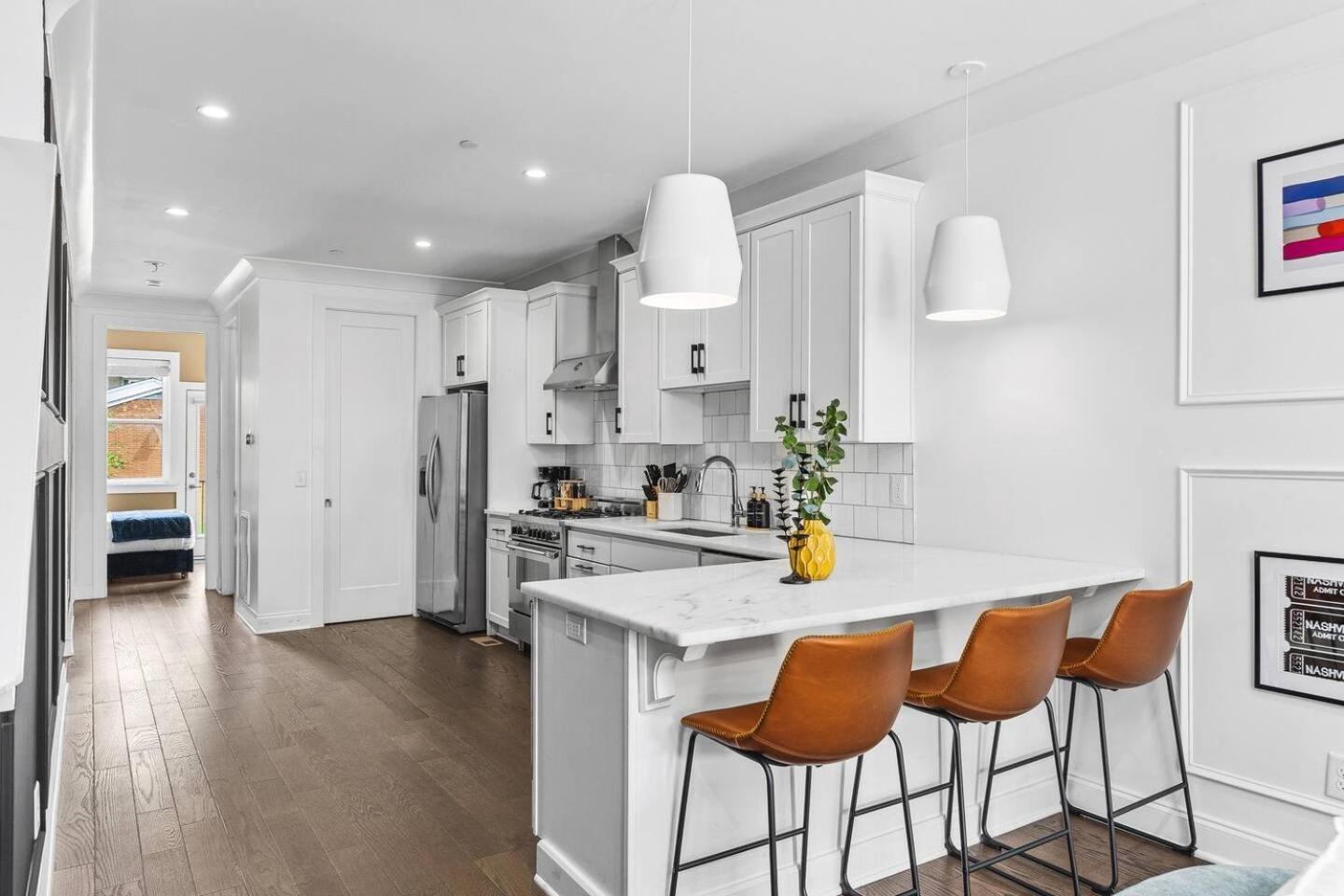 Rooftop Deck Firepit And Garage Walk To 12 South And Restaurants Holiday home *