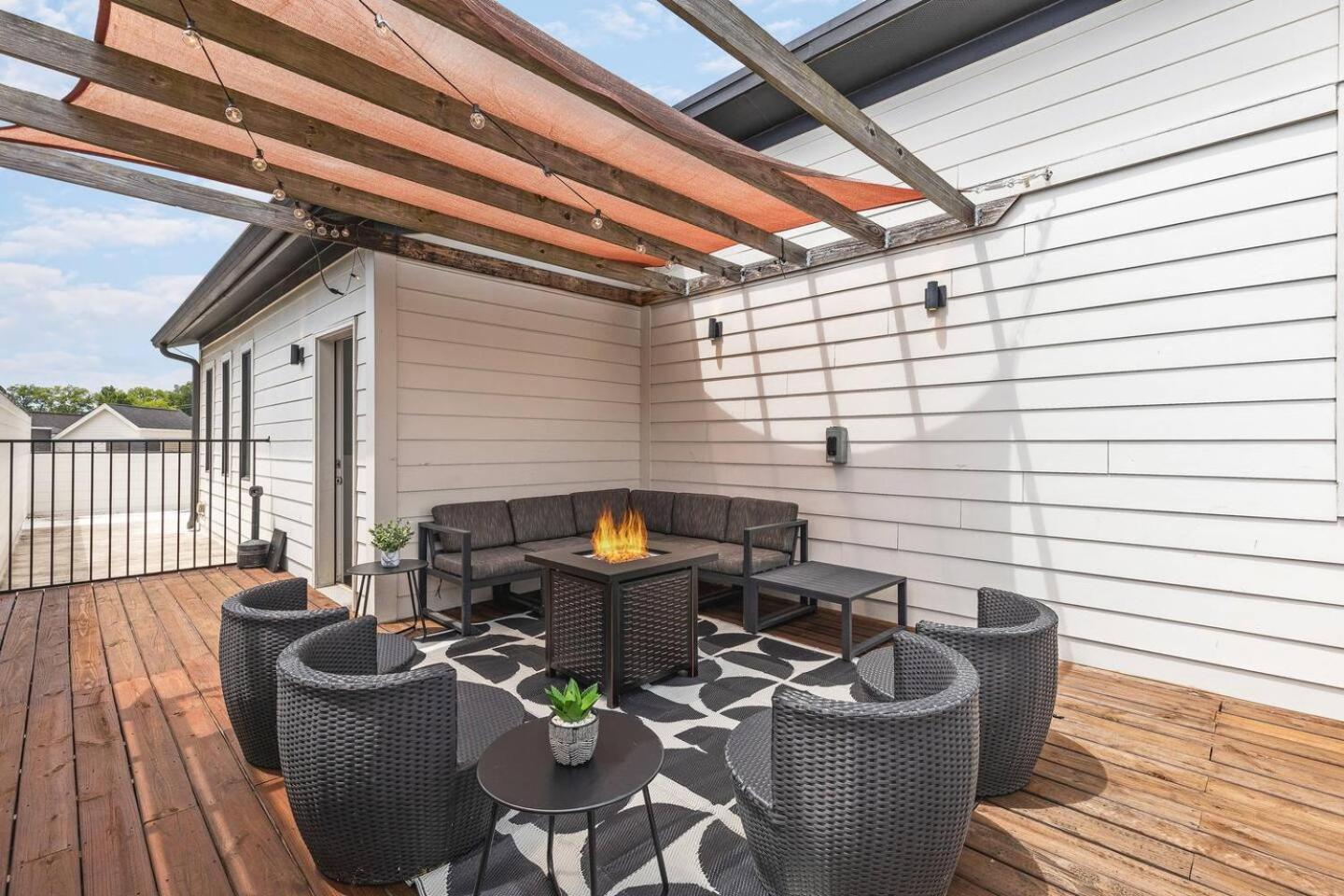 Rooftop Deck Firepit And Garage Walk To 12 South And Restaurants *