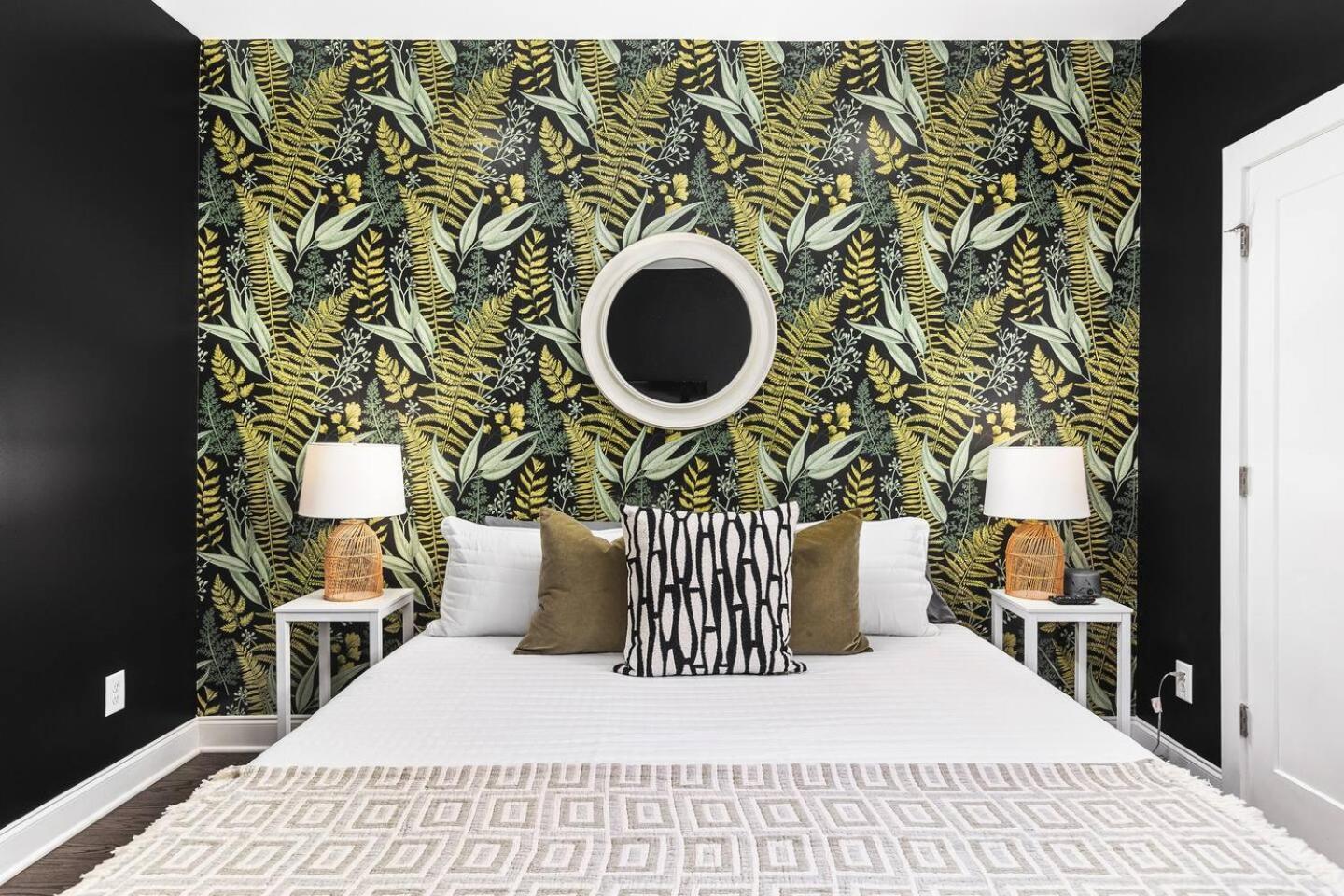 Rooftop Deck Firepit And Garage Walk To 12 South And Restaurants