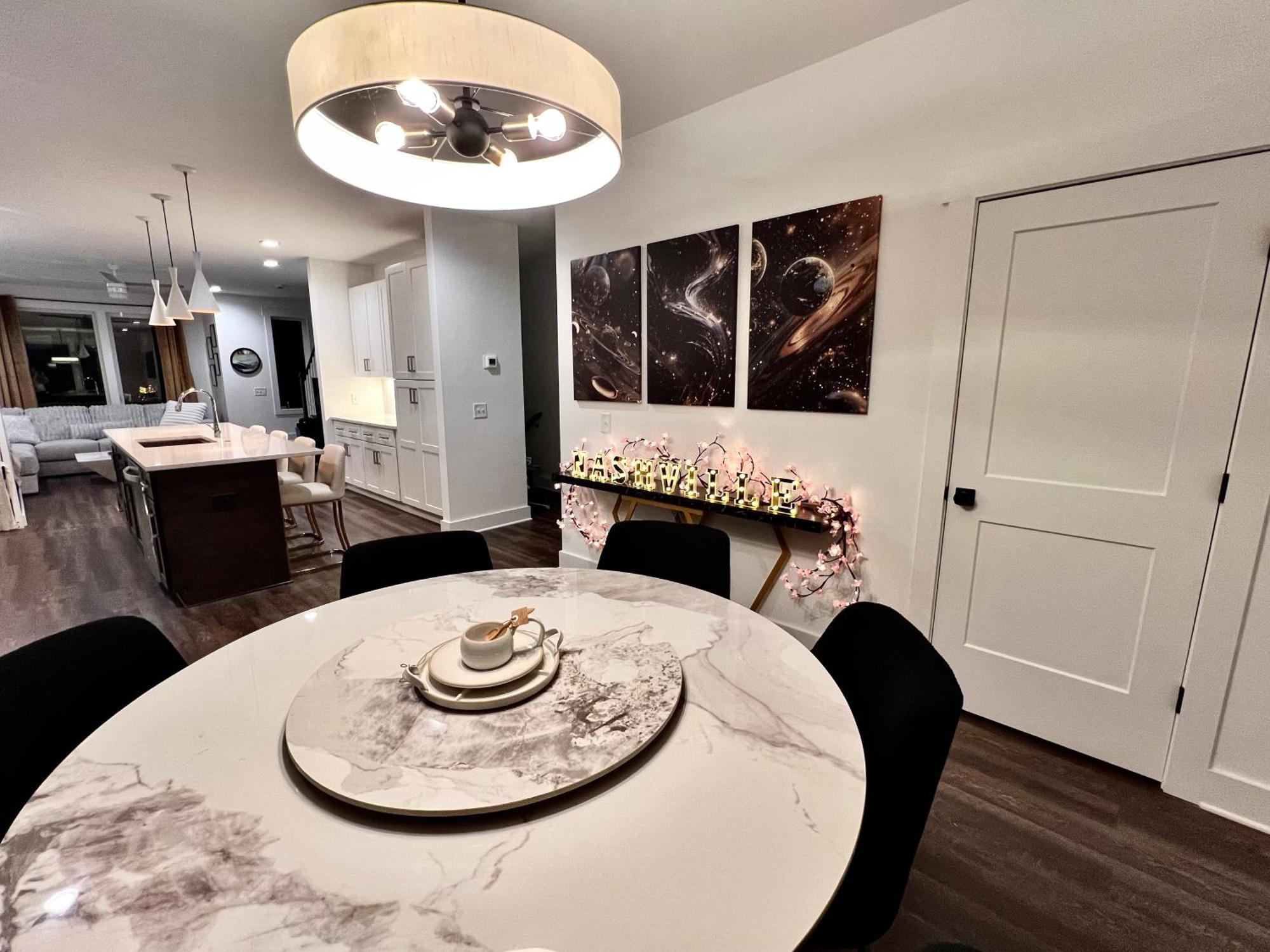 Villa New Elevations Rooftop 5 Min To Downtown Nash Nashville