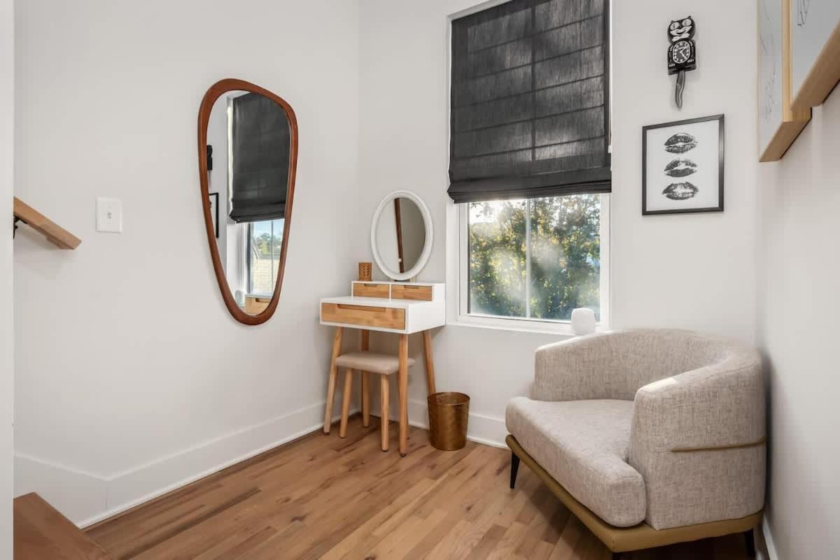 Walkable East With Rooftop Holiday home *