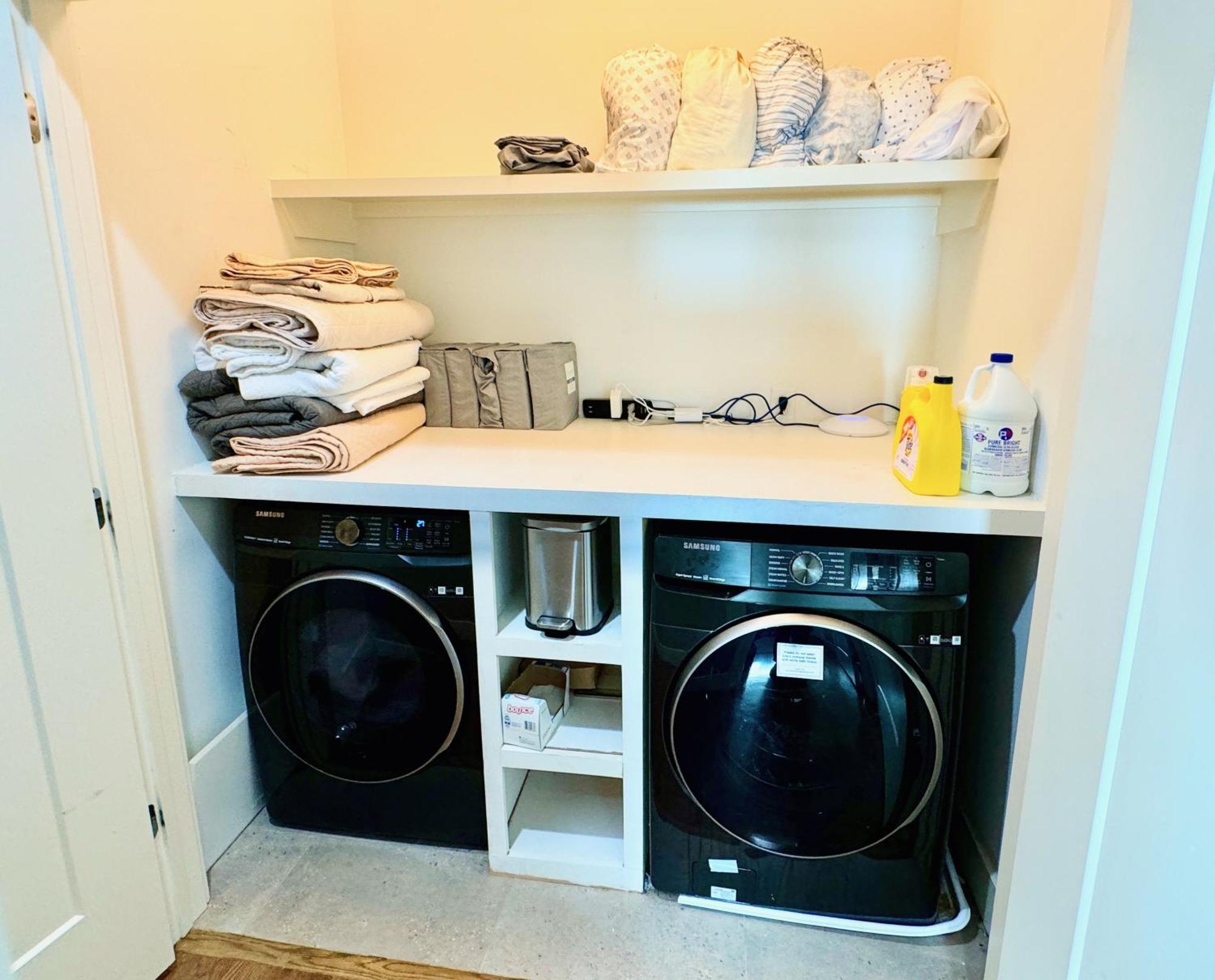 Hottub,2milestobway,4kbeds,3futons,safe *