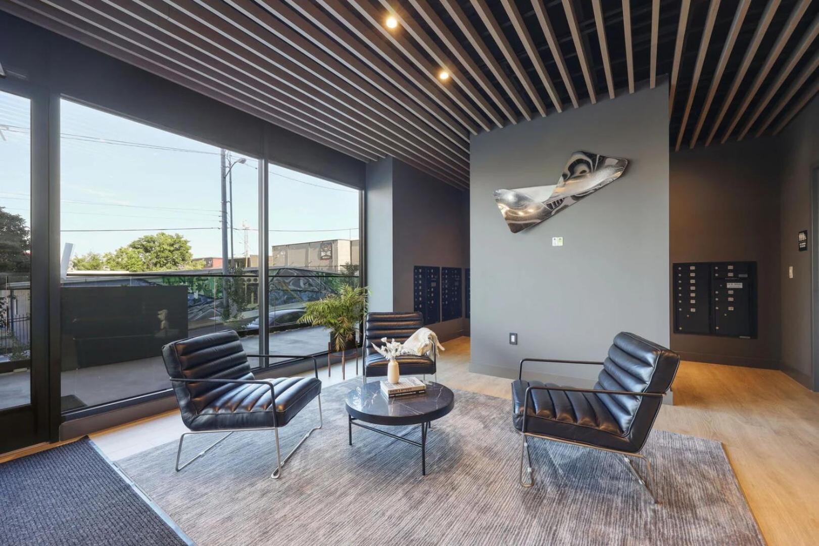 - 635 7th Ave S Unit 610 *