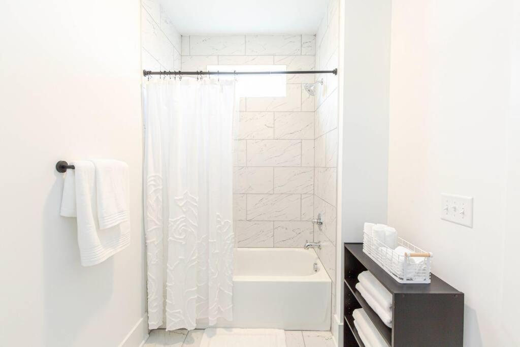 Spacious W Rooftop Deck And Mural! 10 Min 2 Dt *