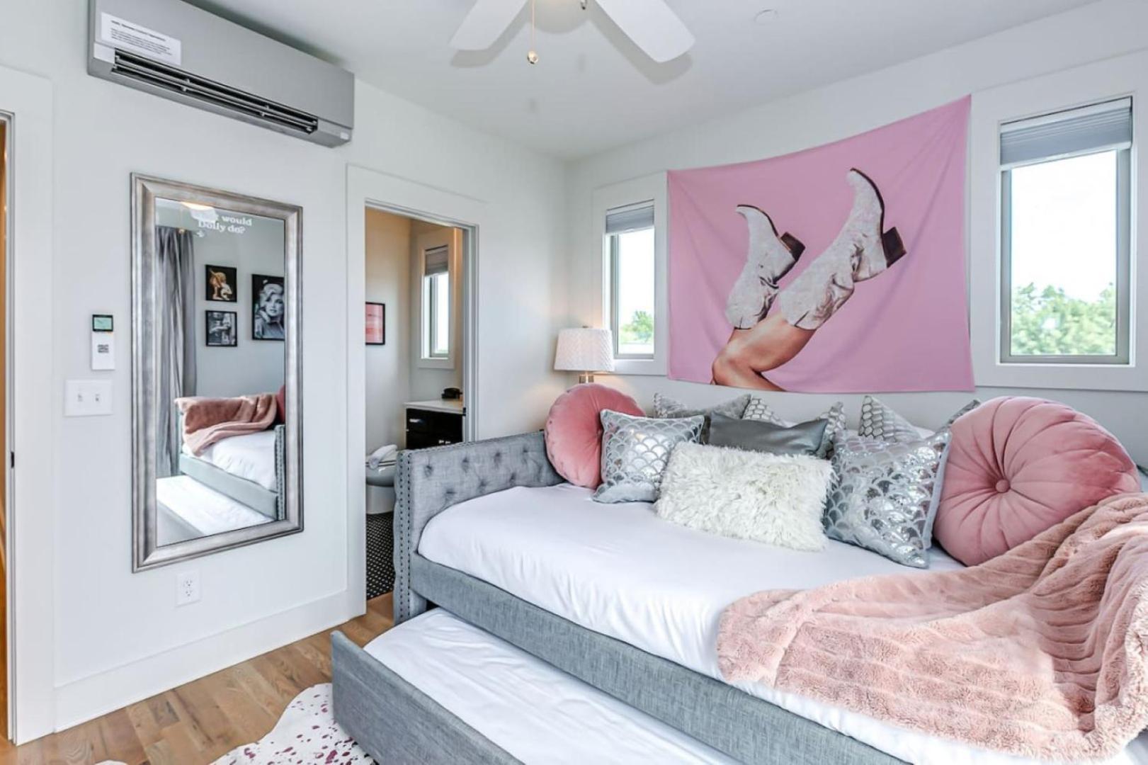 11 Beds 6 Full Baths 5 Minutes To Downtown Holiday home Nashville