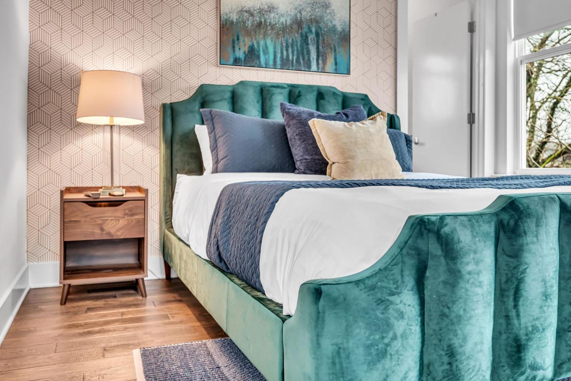 Holiday home Lux East Nash-hot Tub & Rooftop Patio *