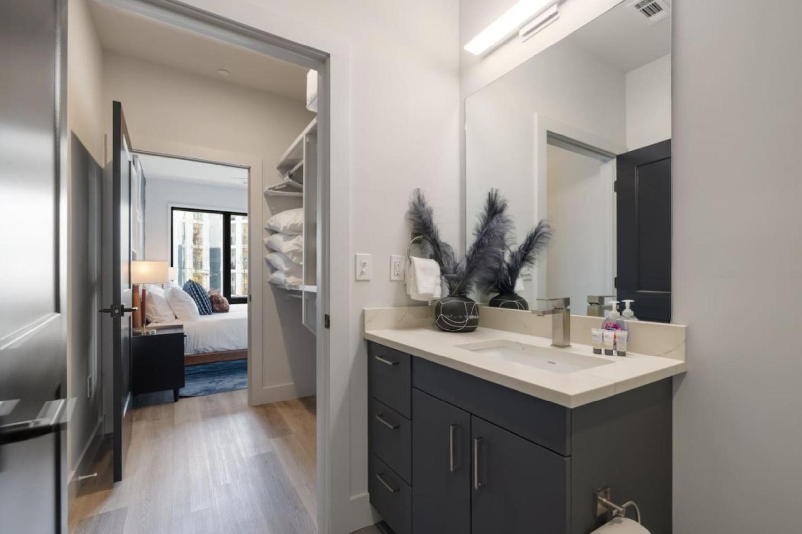 Walk To Nightlife, Vanderbilt, Minutes To Broadway Nashville