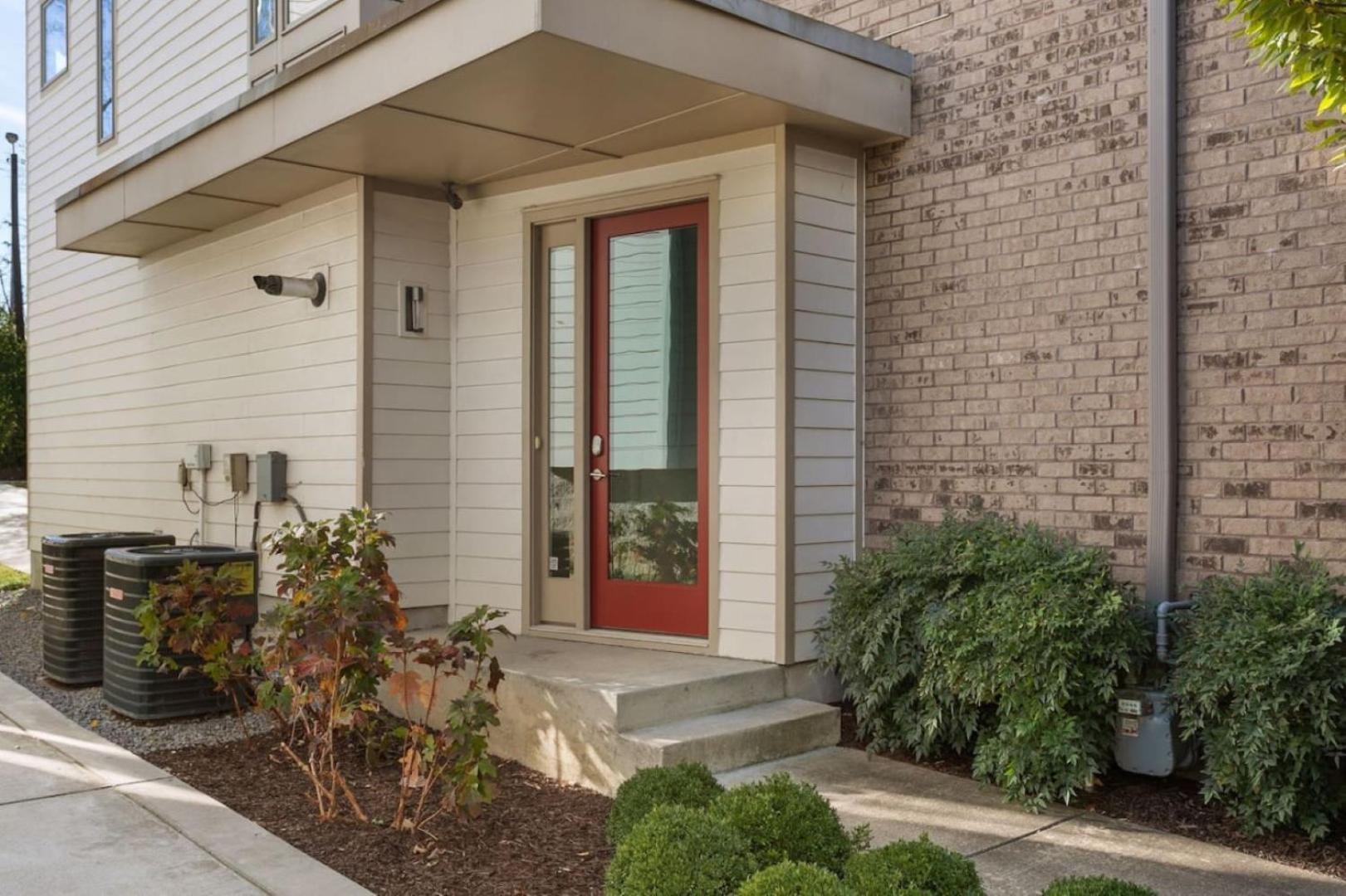 Downtown W Rooftop Deck 4 Bedrooms 3 Baths *