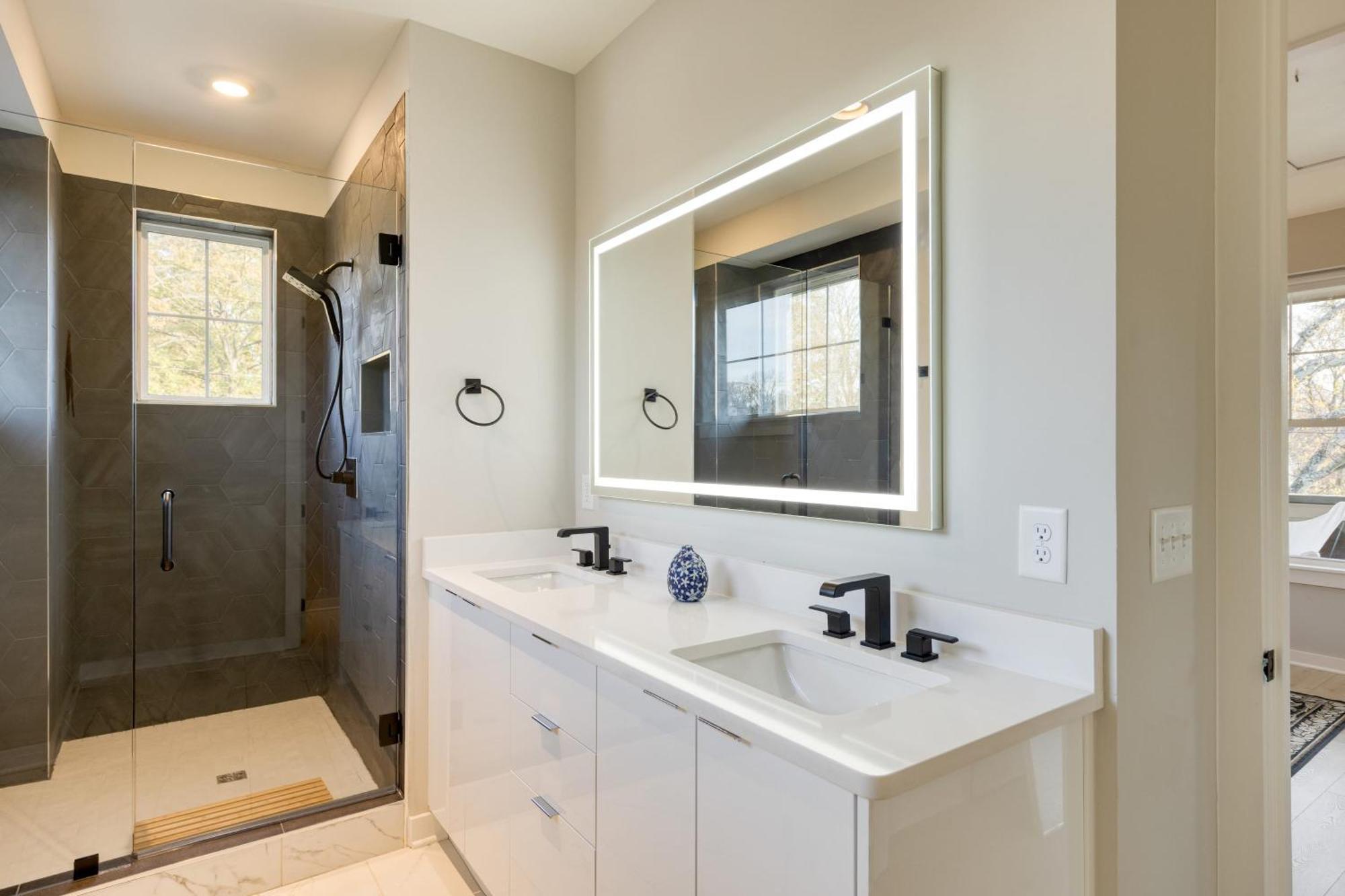 The Stage By Avantstay Chic 4bdr W Covered Balcony Modern Newly Built