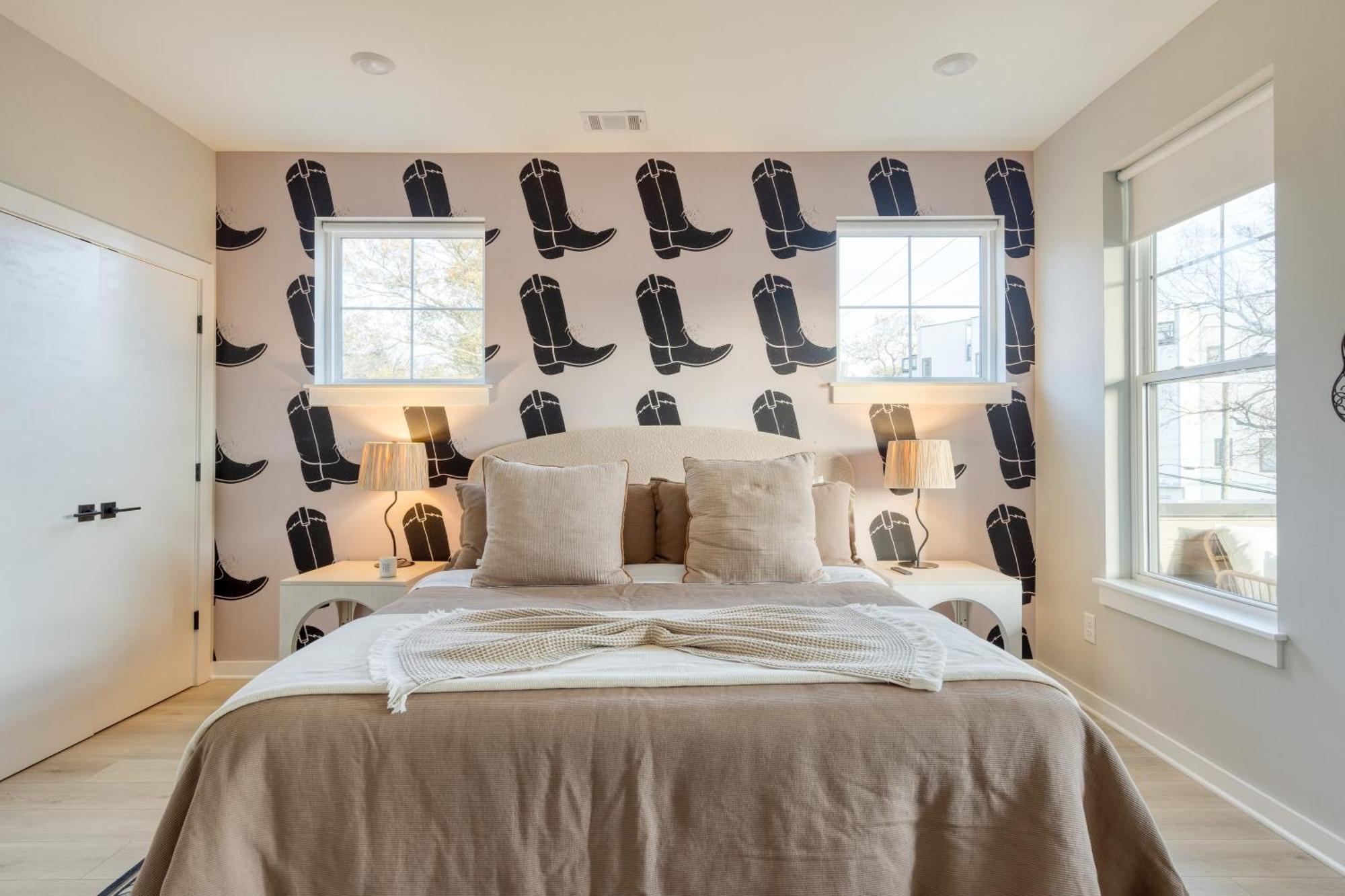 Holiday home The Stage By Avantstay Chic 4bdr W Covered Balcony Modern Newly Built Nashville