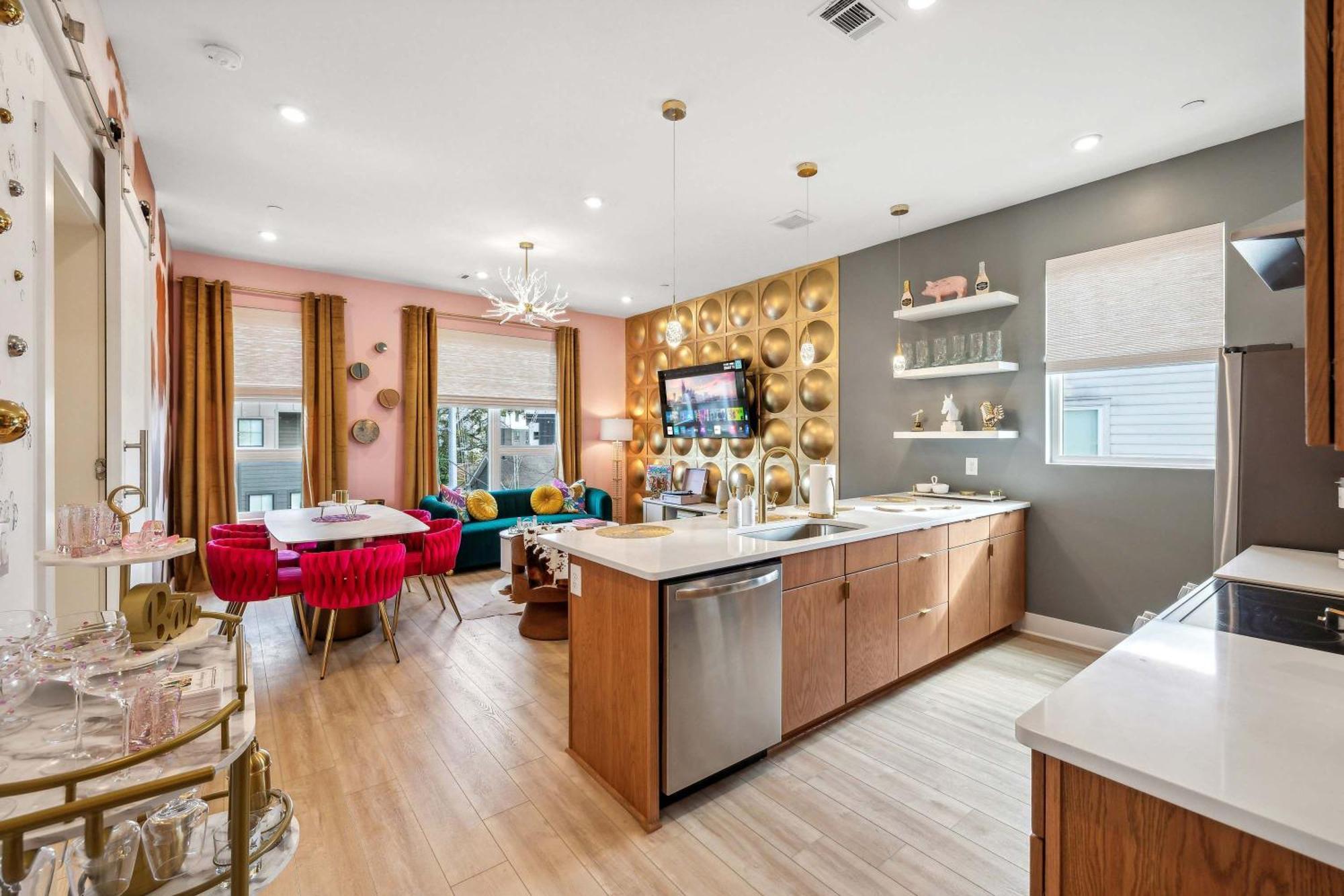 Rooftop Views Stylish Decor Nash Downtown Access Apartment *