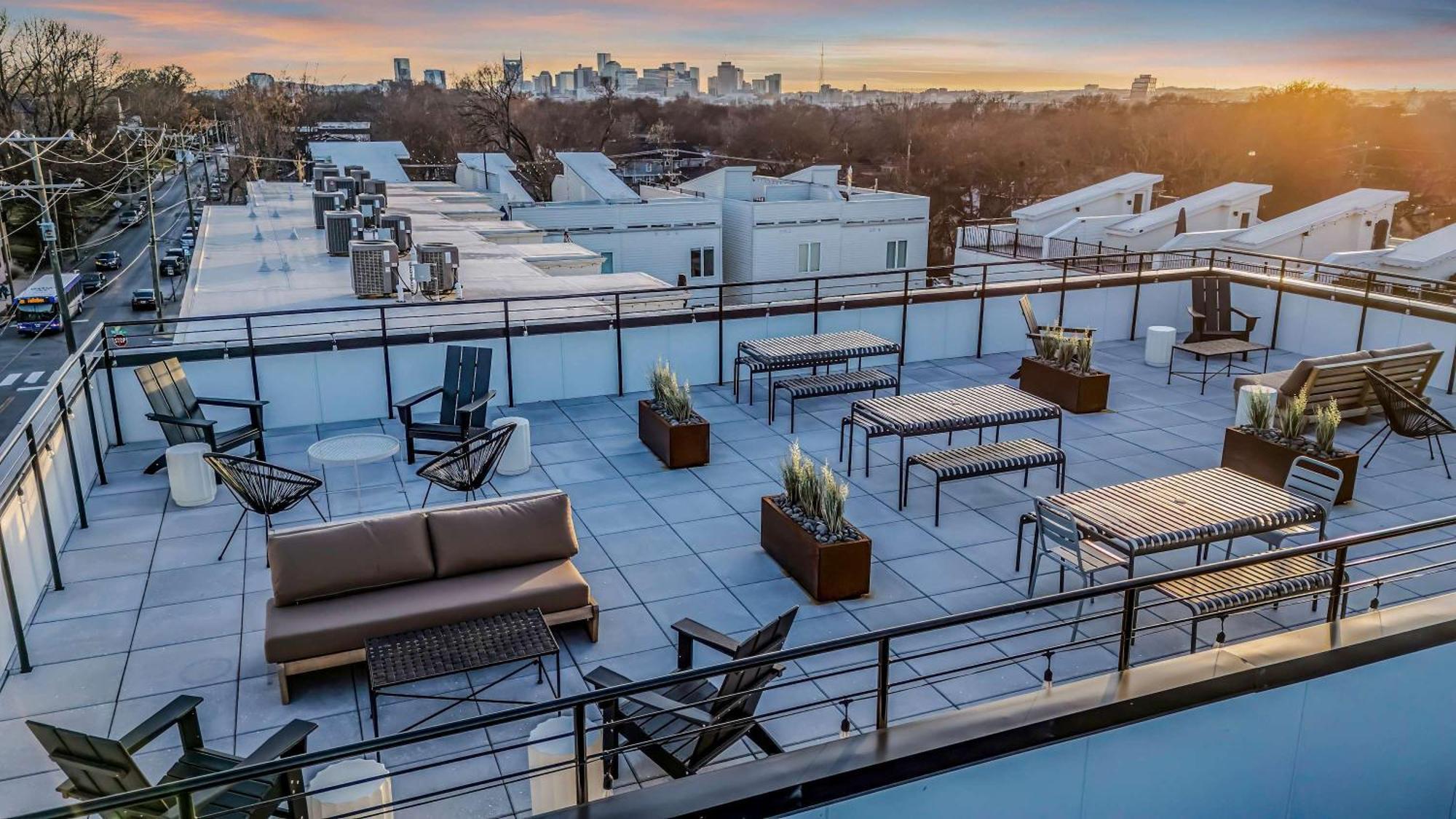 Rooftop Views Stylish Decor Nash Downtown Access Apartment Nashville