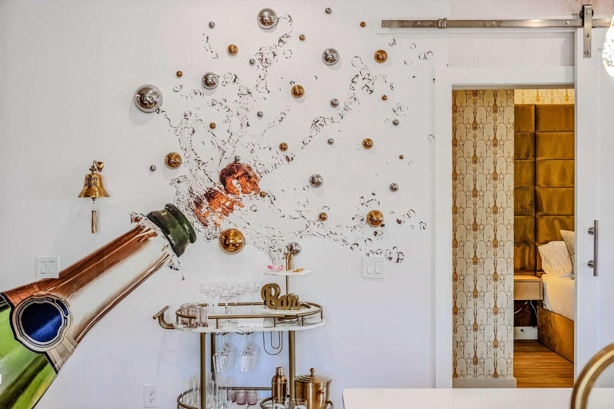 Rooftop Views Stylish Decor Nash Downtown Access Apartment *