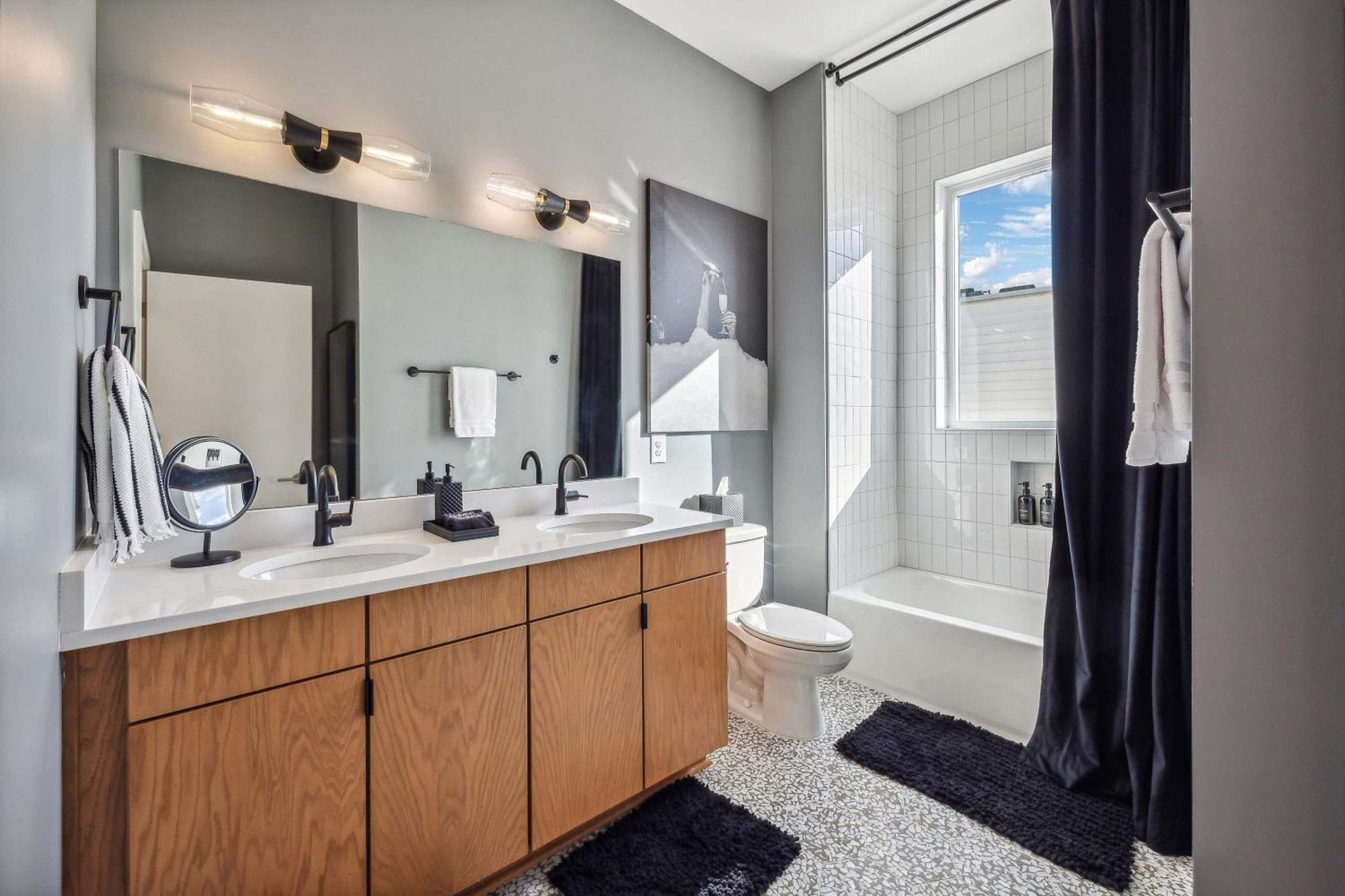 Rooftop Views Stylish Decor Nash Downtown Access Apartment Nashville