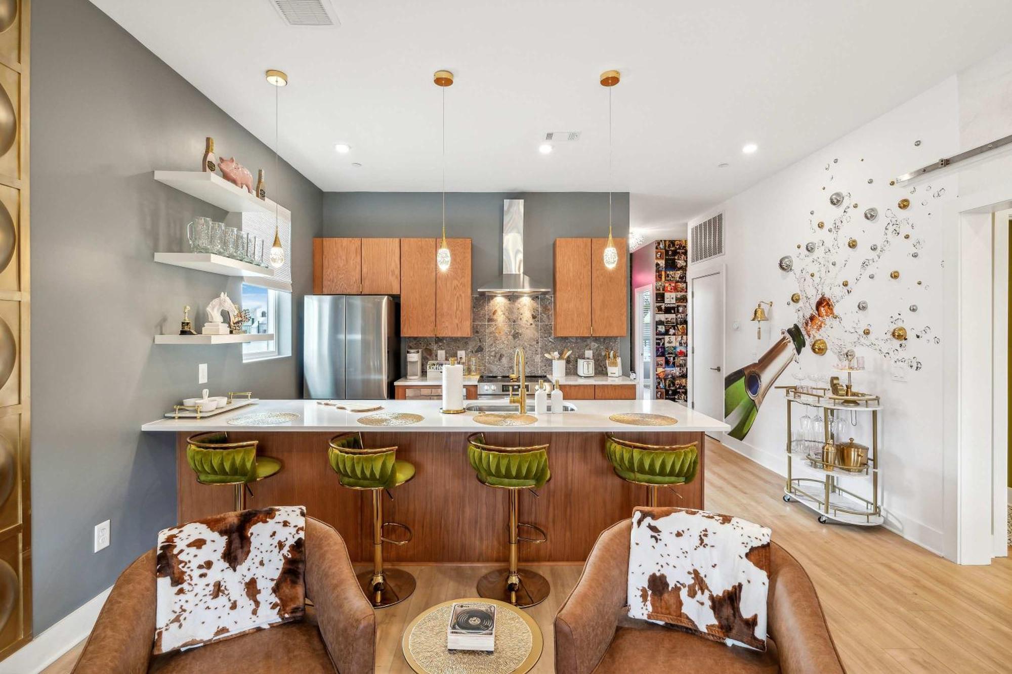 Rooftop Views Stylish Decor Nash Downtown Access Apartment Nashville