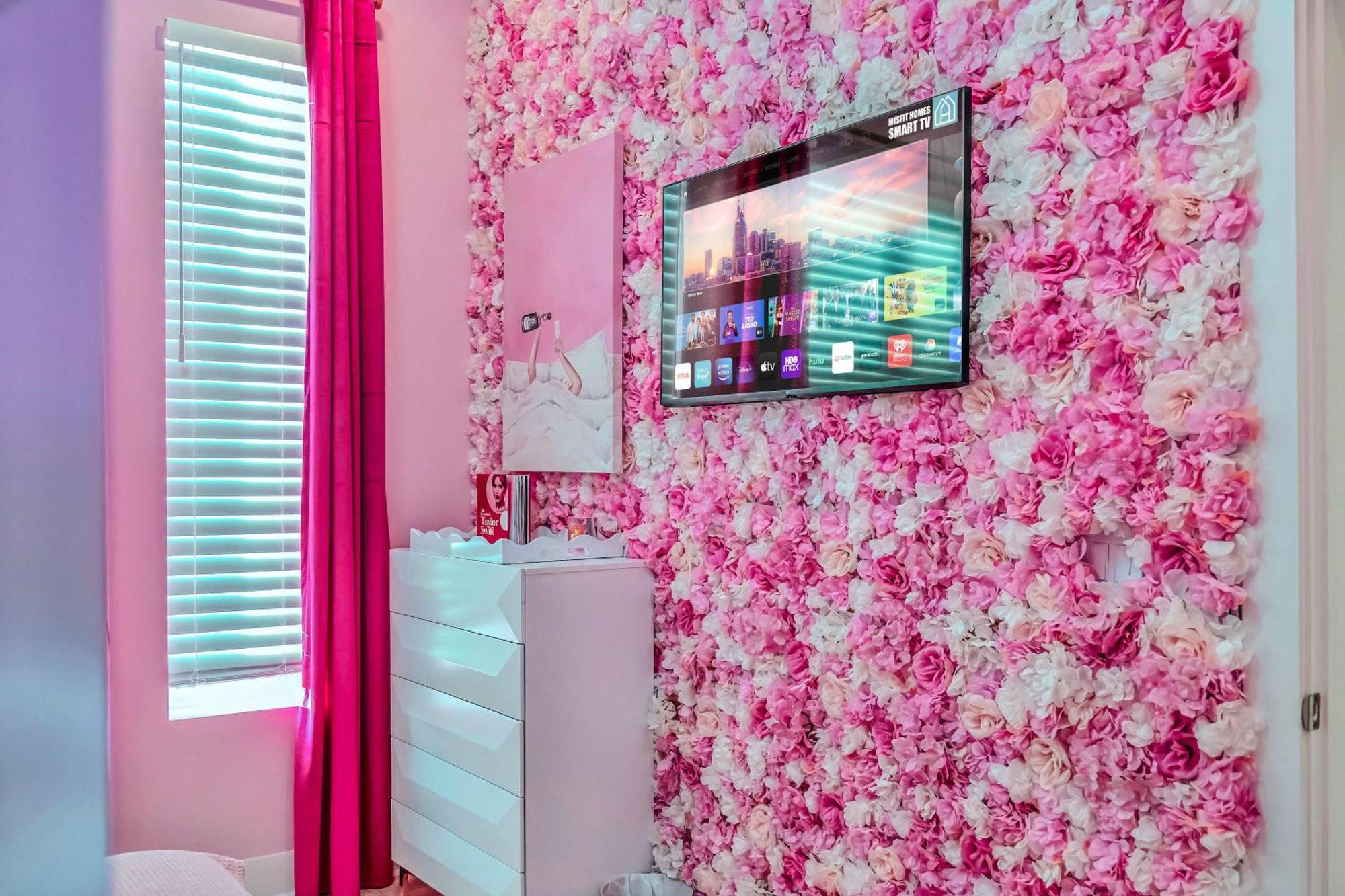 Rooftop Views Stylish Decor Nash Downtown Access *