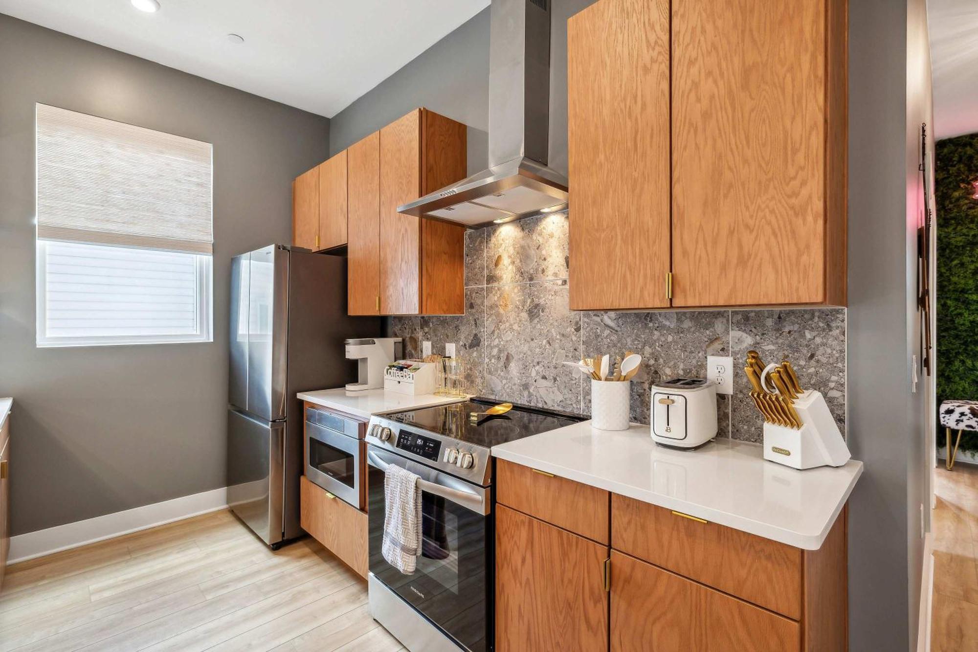 Rooftop Views Stylish Decor Nash Downtown Access Apartment Nashville