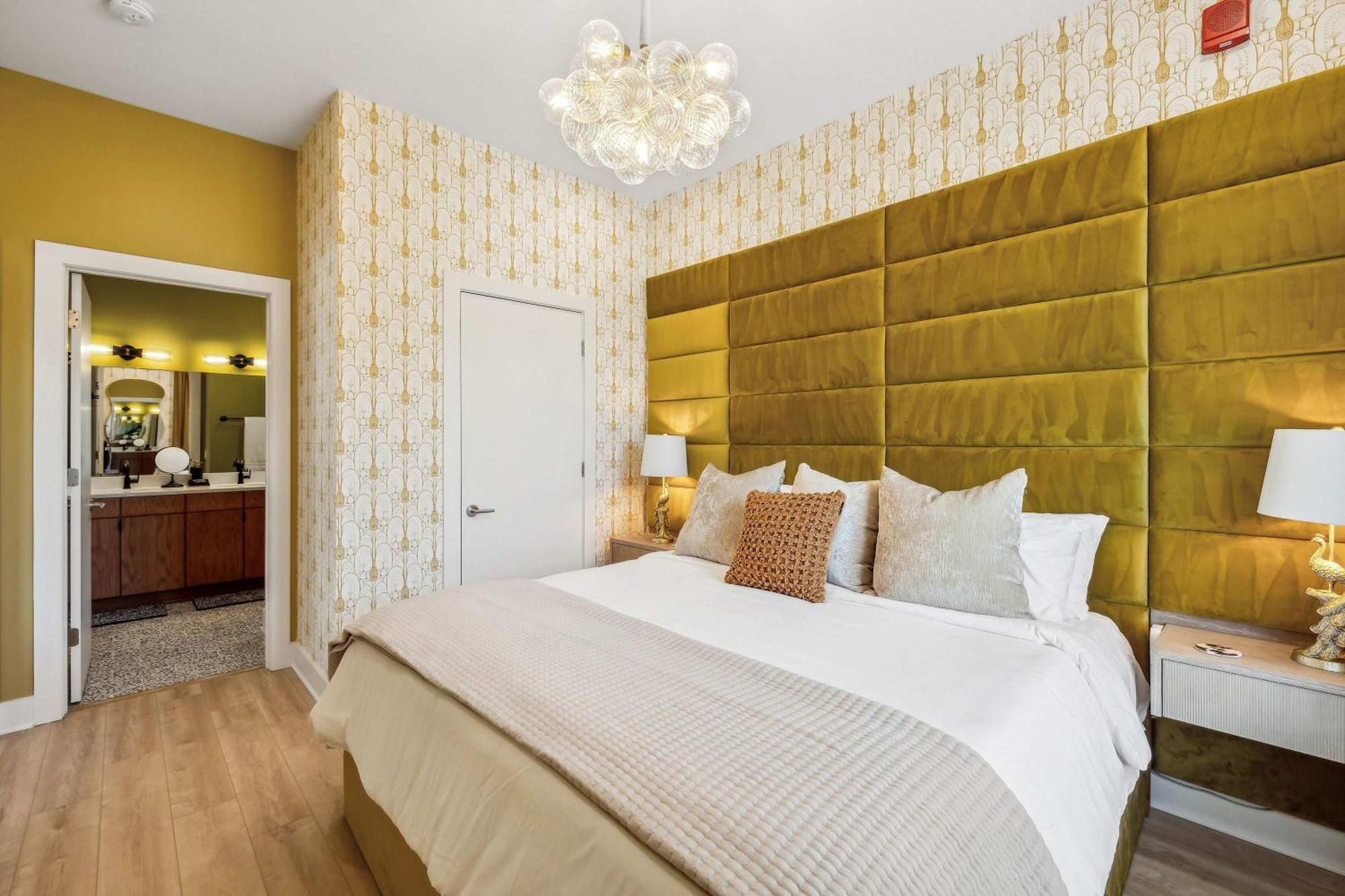 Rooftop Views Stylish Decor Nash Downtown Access Apartment *