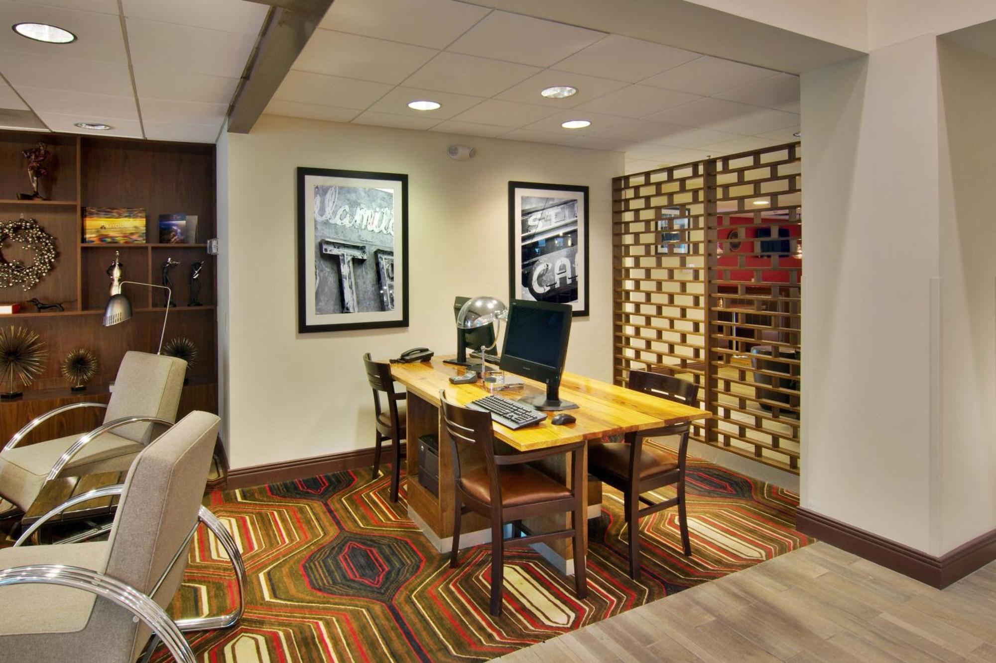 Four Points By Sheraton Airport Hotel 3*
