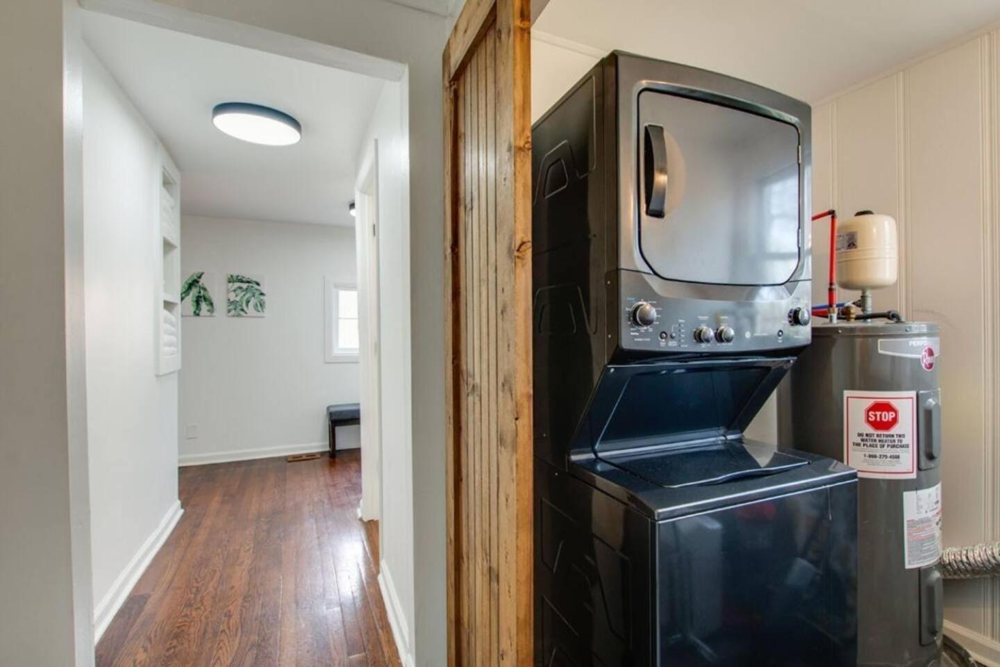 Cozy 3br Fenced Backyard 10 Mins To Broadway Villa *