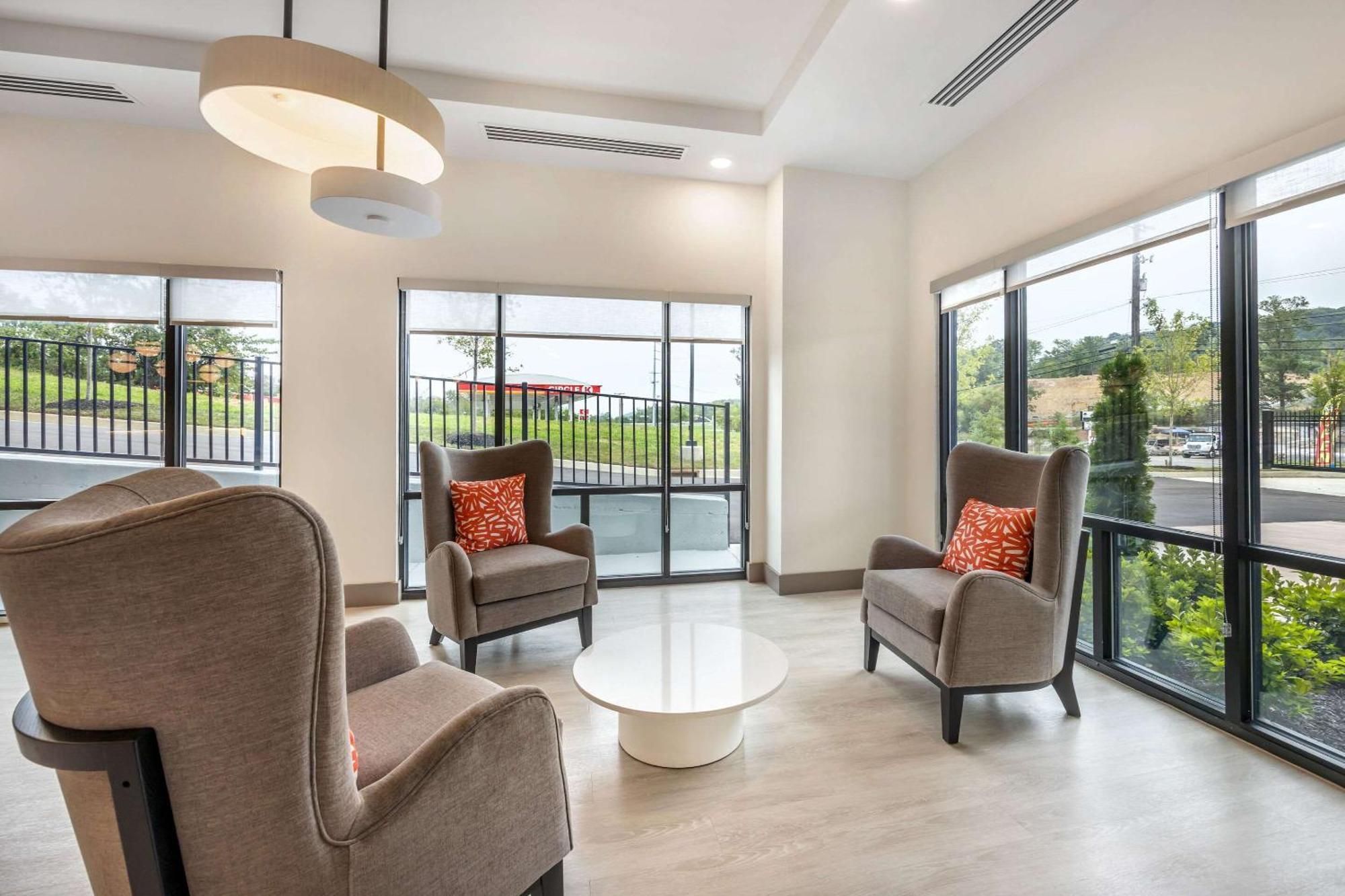 Comfort & Bellevue Hotel 2*