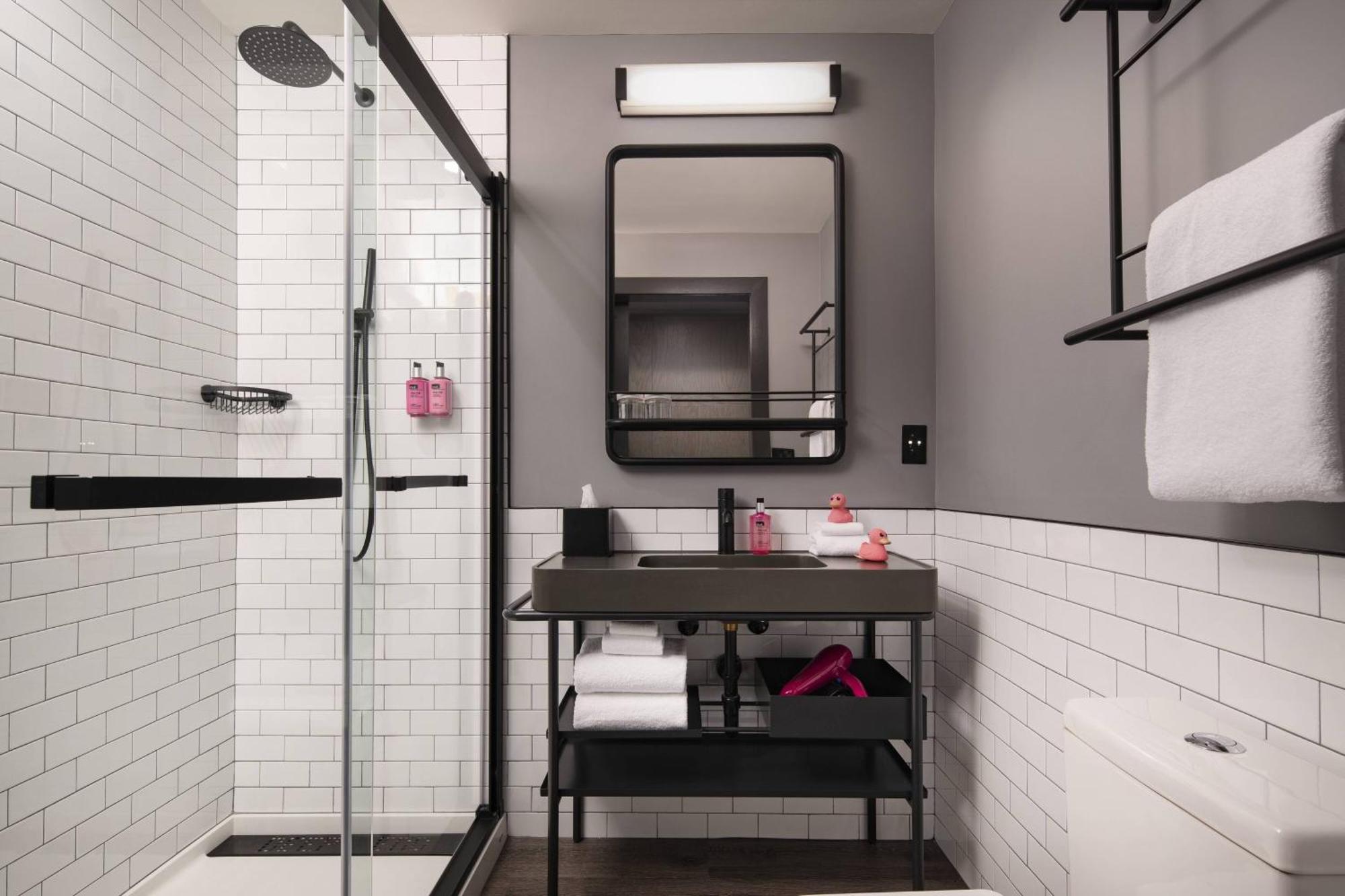 Hotel Moxy Vanderbilt Area 4*