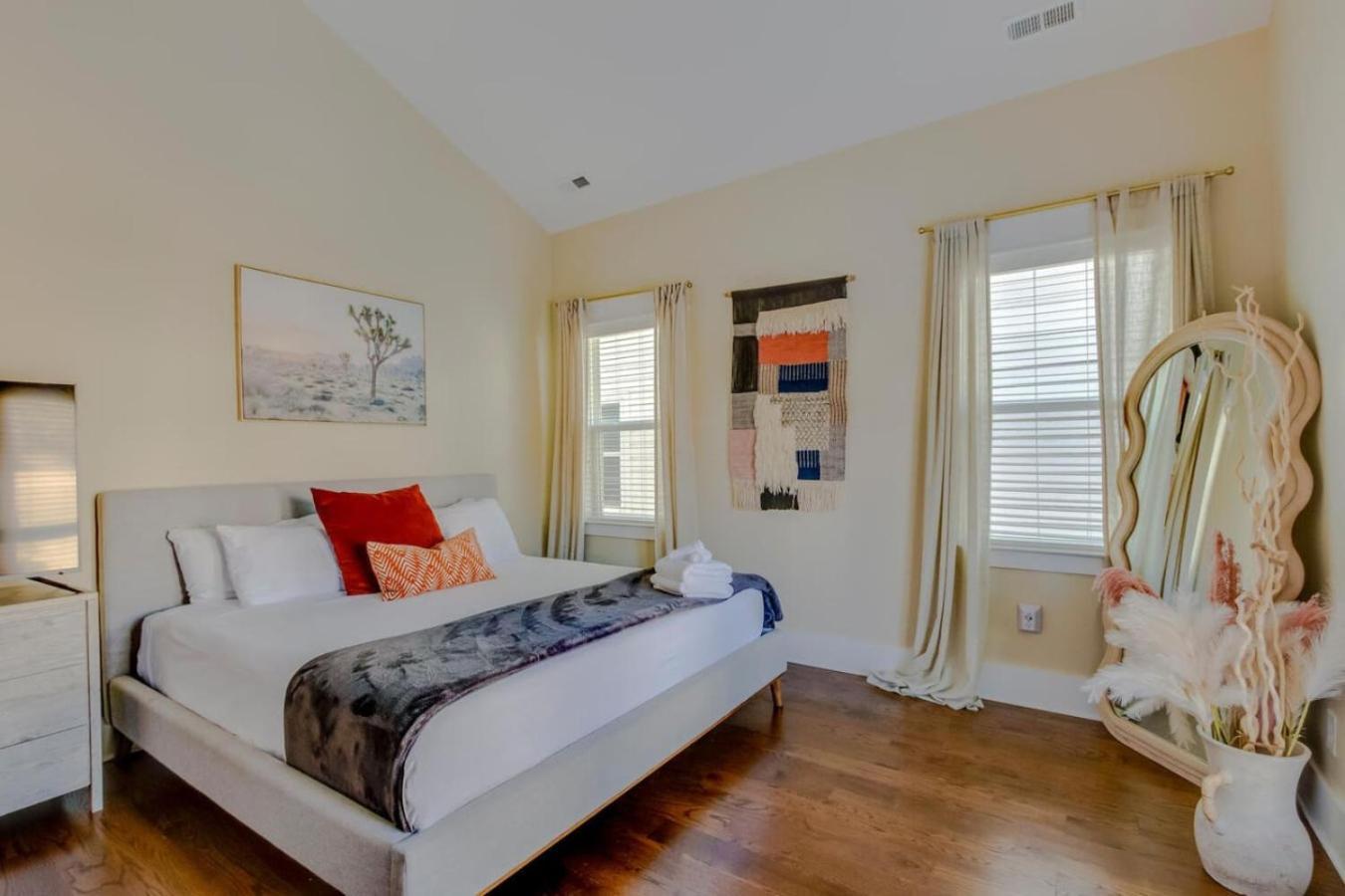 Big Spectacular Townhome Giant Covered Patio Holiday home