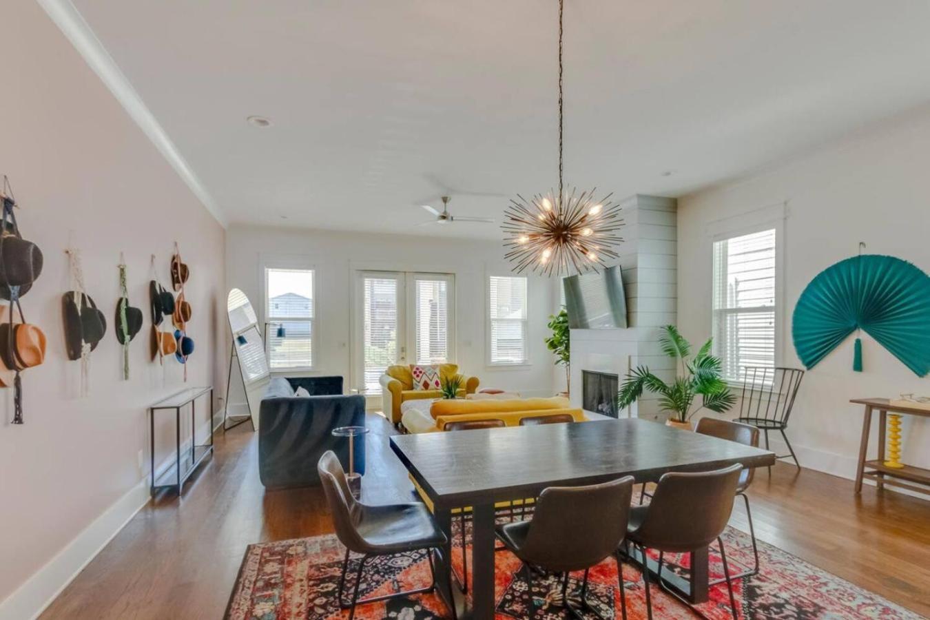 Big Spectacular Townhome Giant Covered Patio