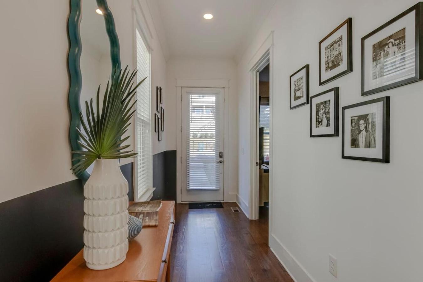 Big Spectacular Townhome Giant Covered Patio