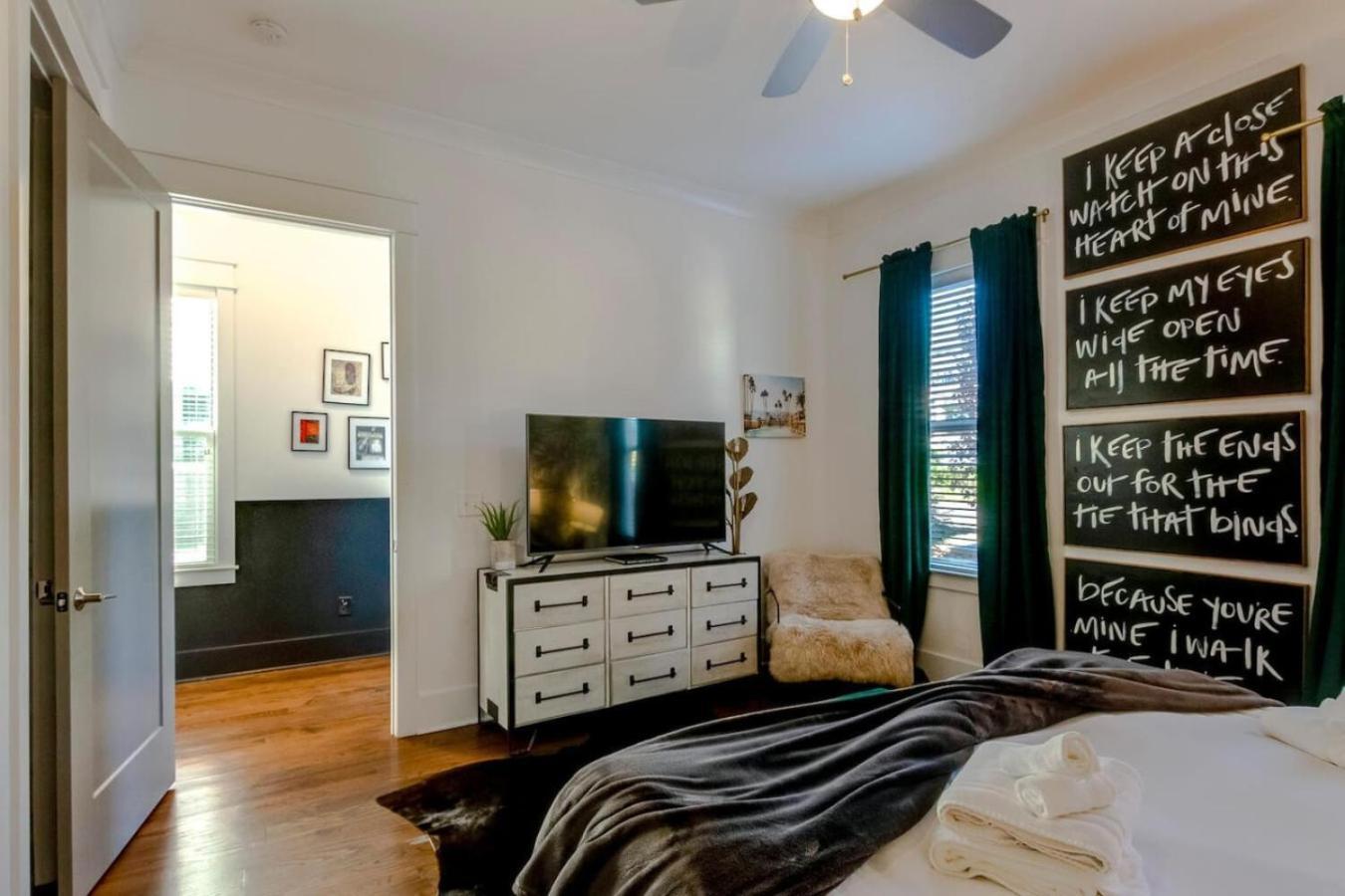 Big Spectacular Townhome Giant Covered Patio Holiday home *