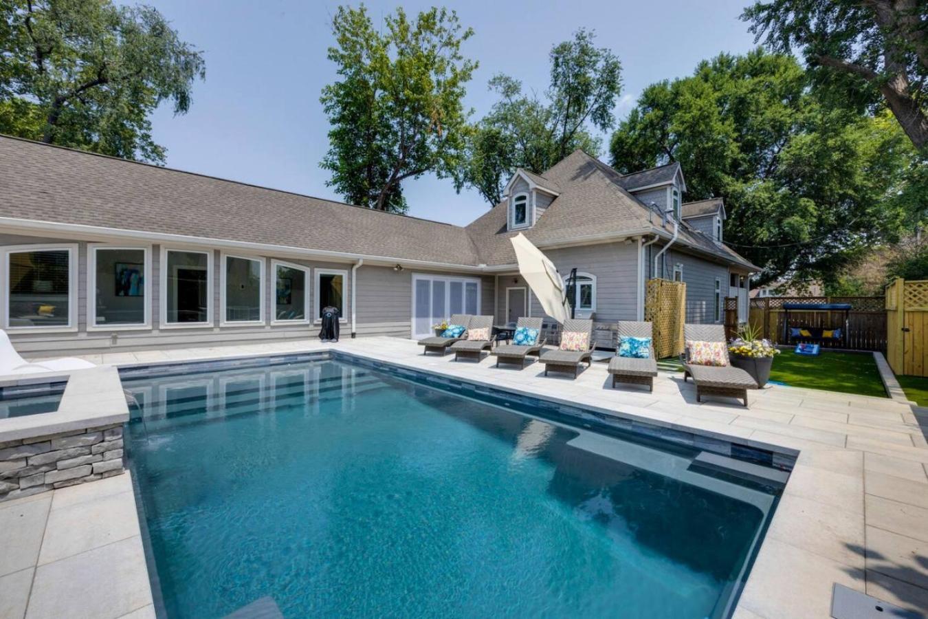 Ultimate Luxury Retreat Mega Mansion Pool And Holiday home